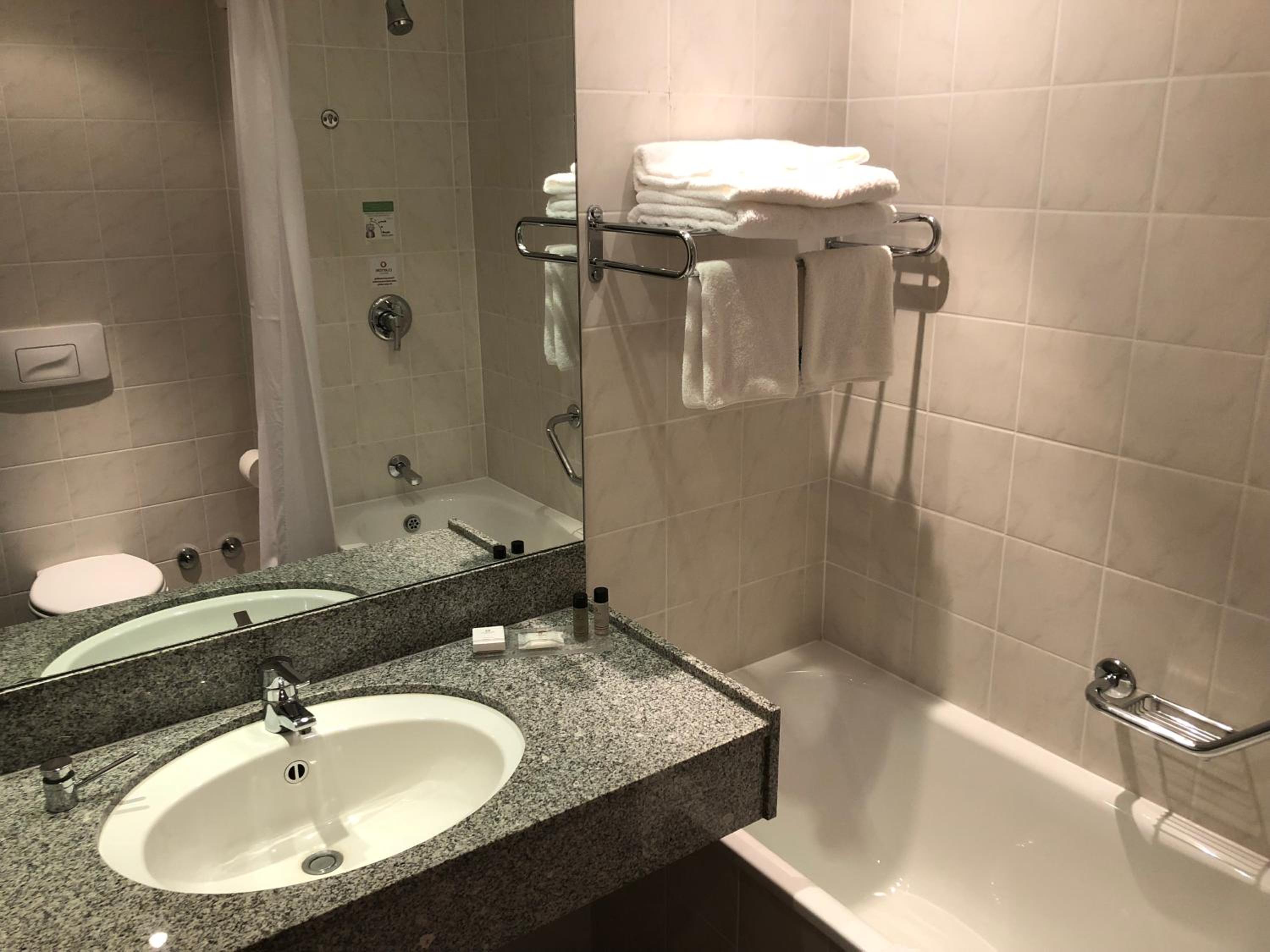 Deluxe Triple Room - Photo 5