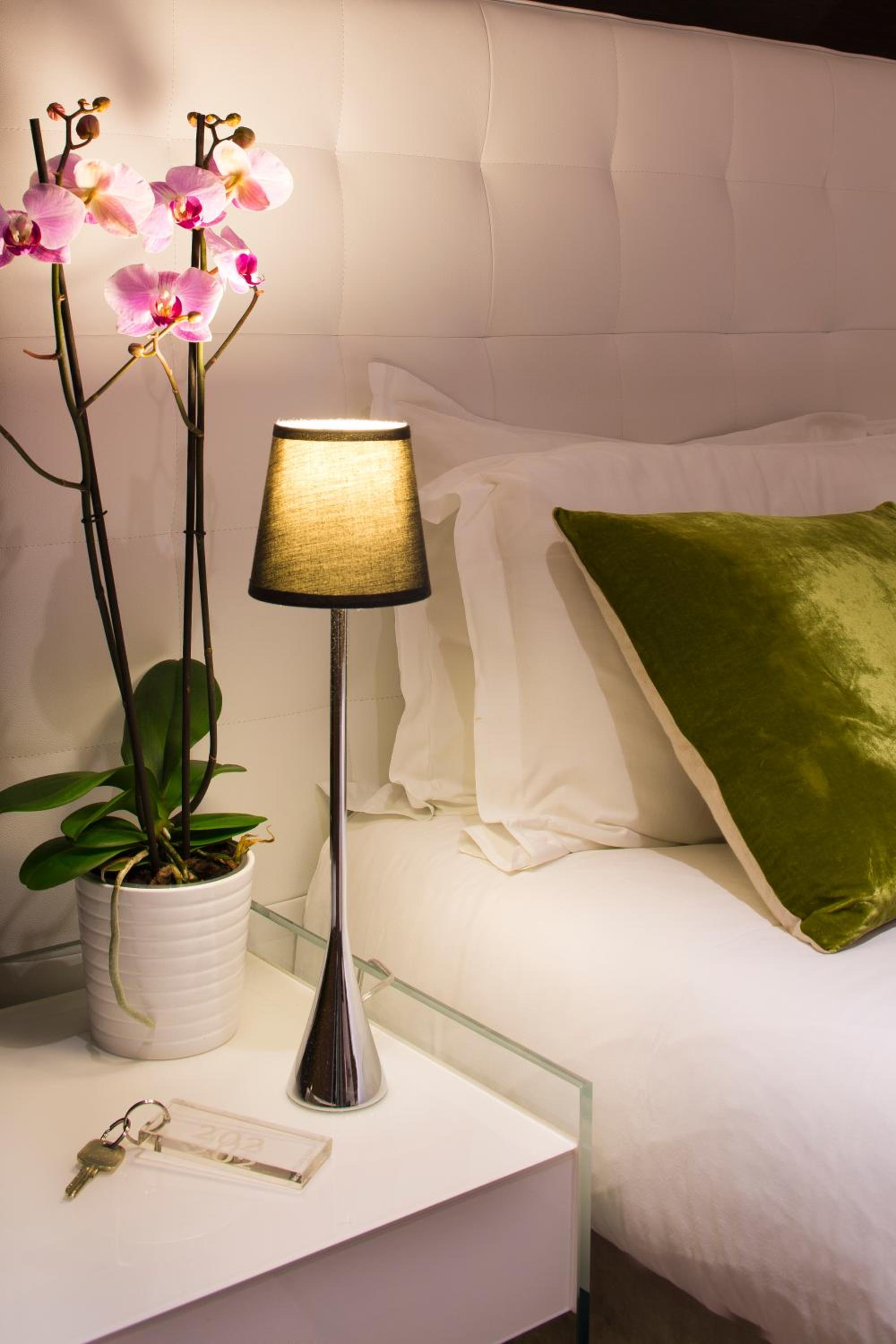 Superior Double Queen Room - Photo 8