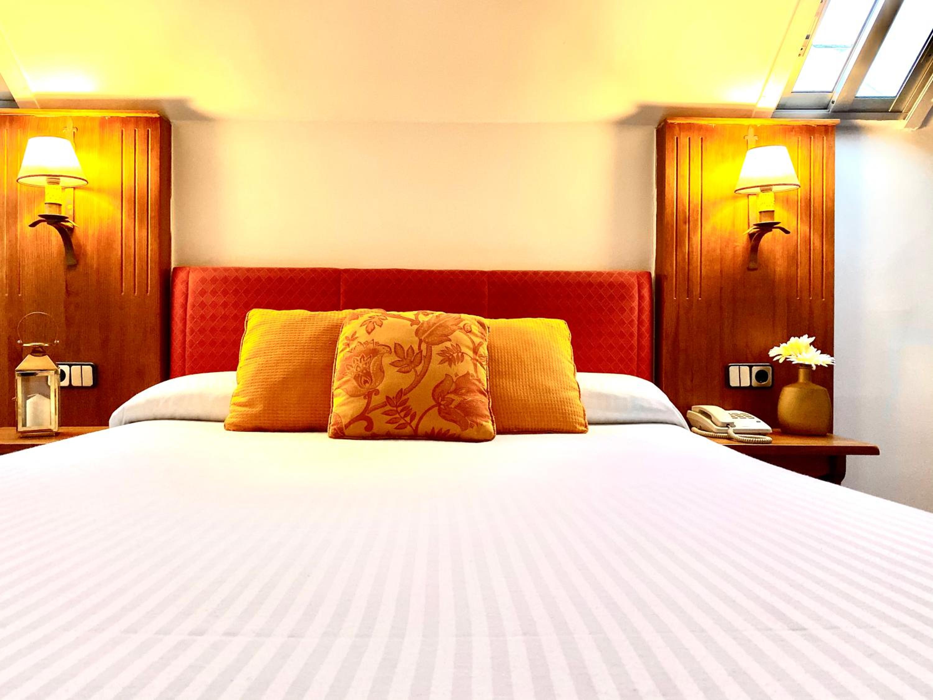 Budget Double Room - Photo 3
