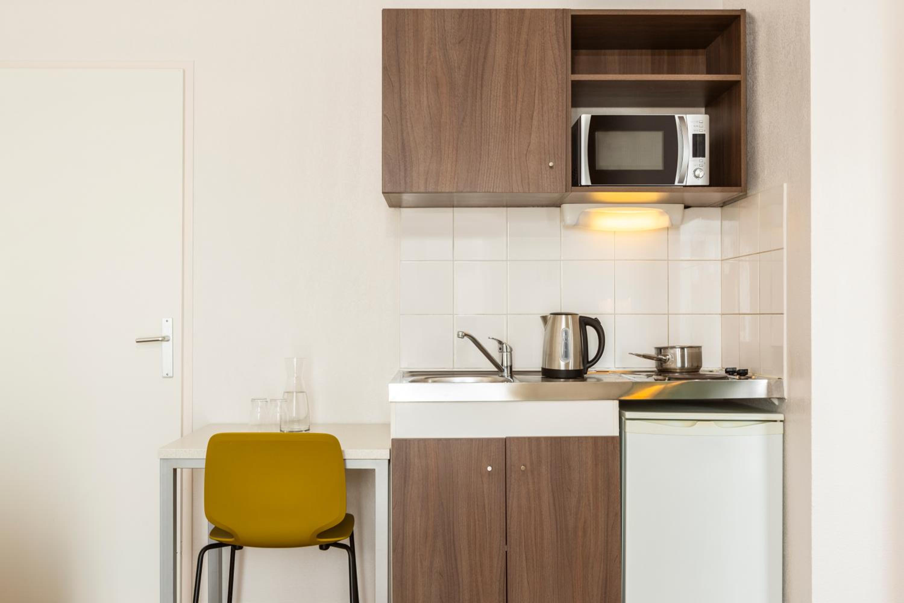 One-Bedroom Apartment - Photo 6