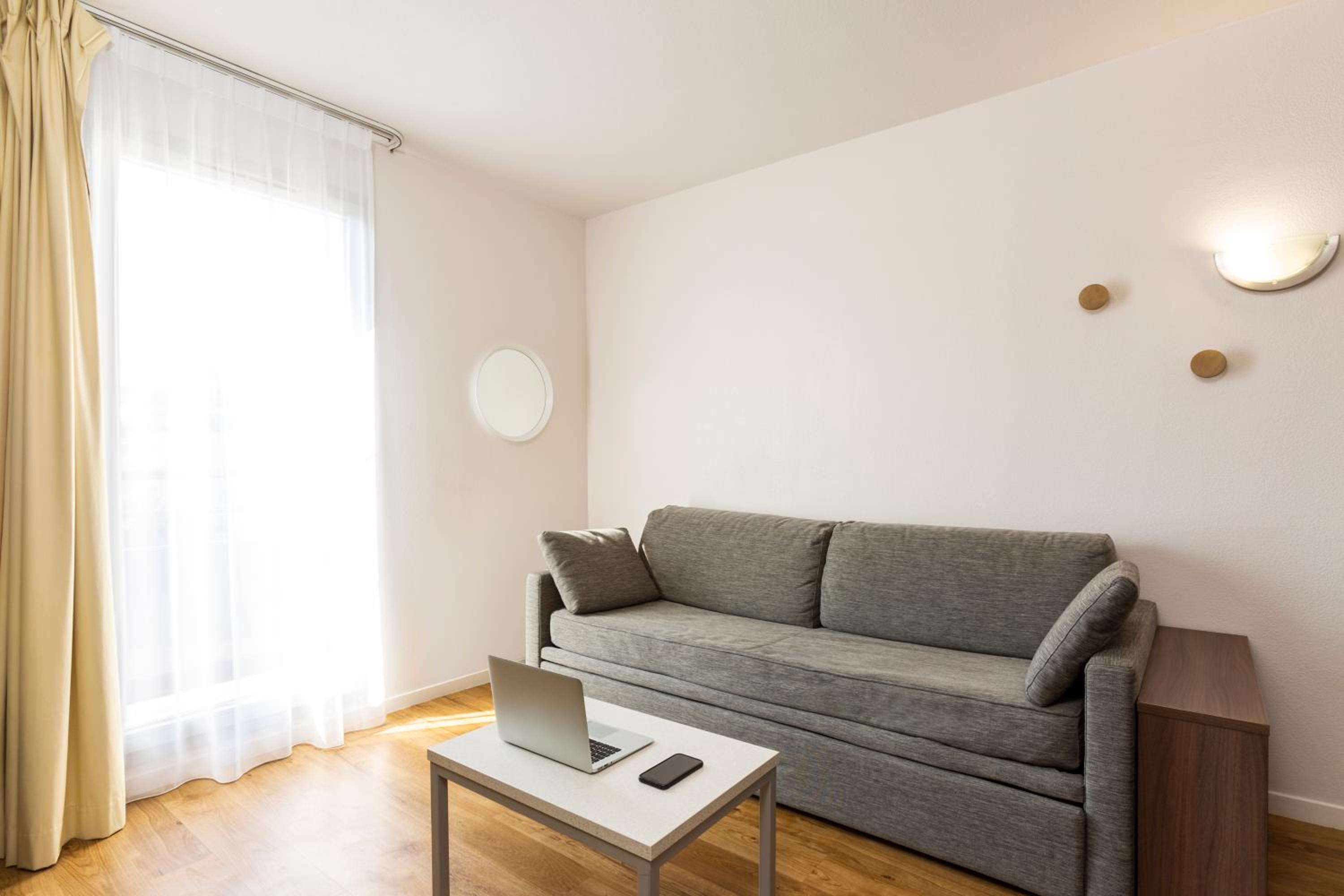 One-Bedroom Apartment - Photo 8