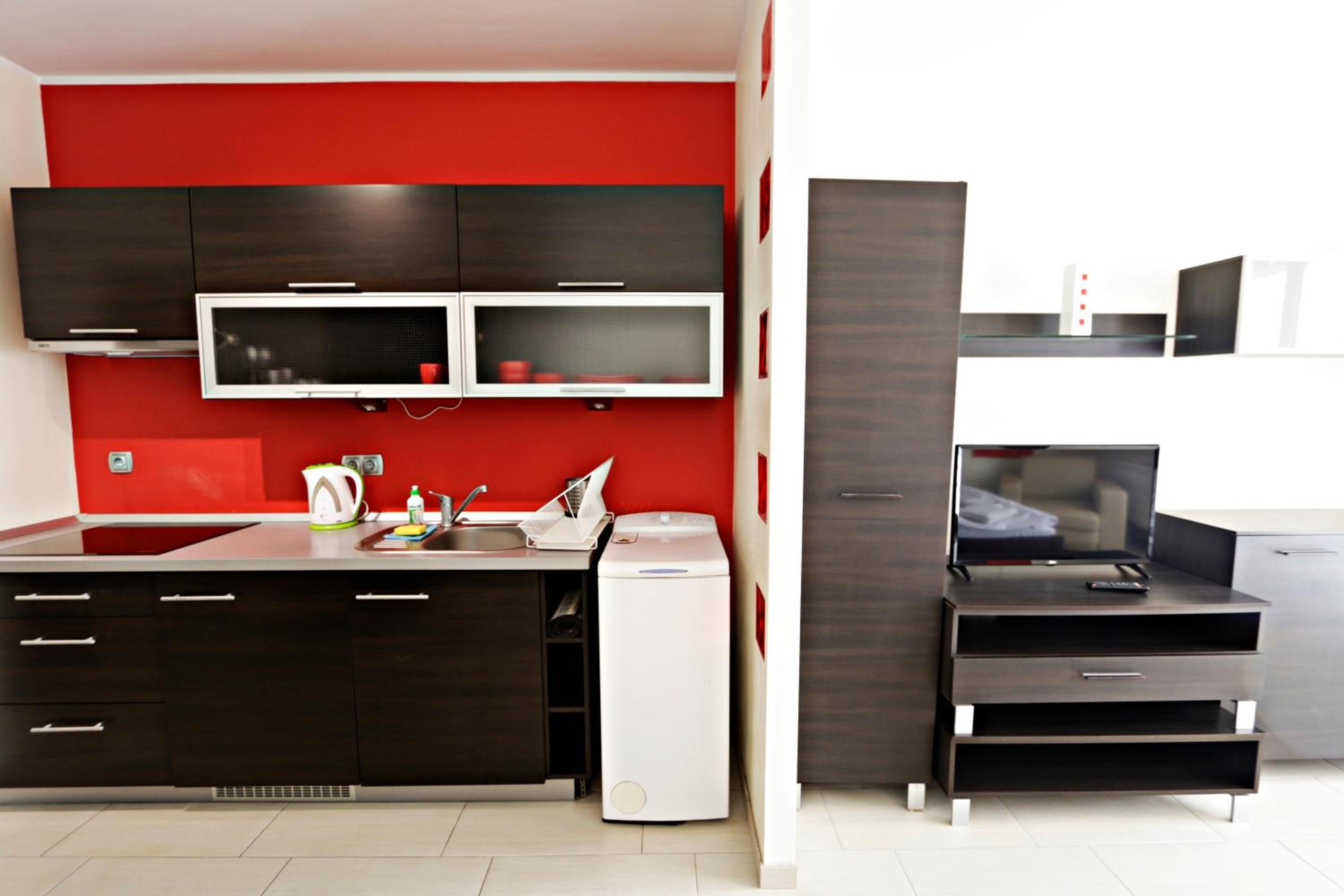 Studio Apartment with Balcony photo 2