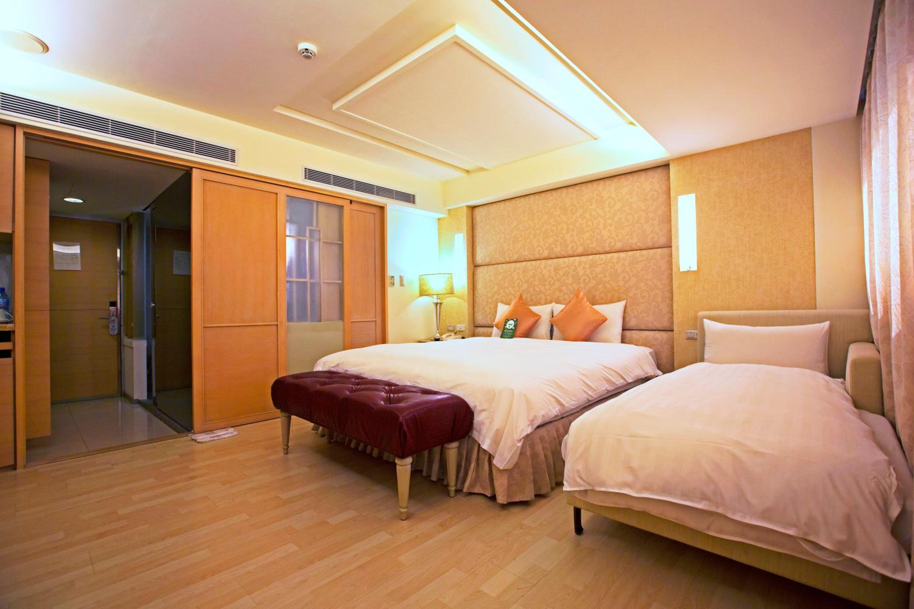 Superior Triple Room photo 3