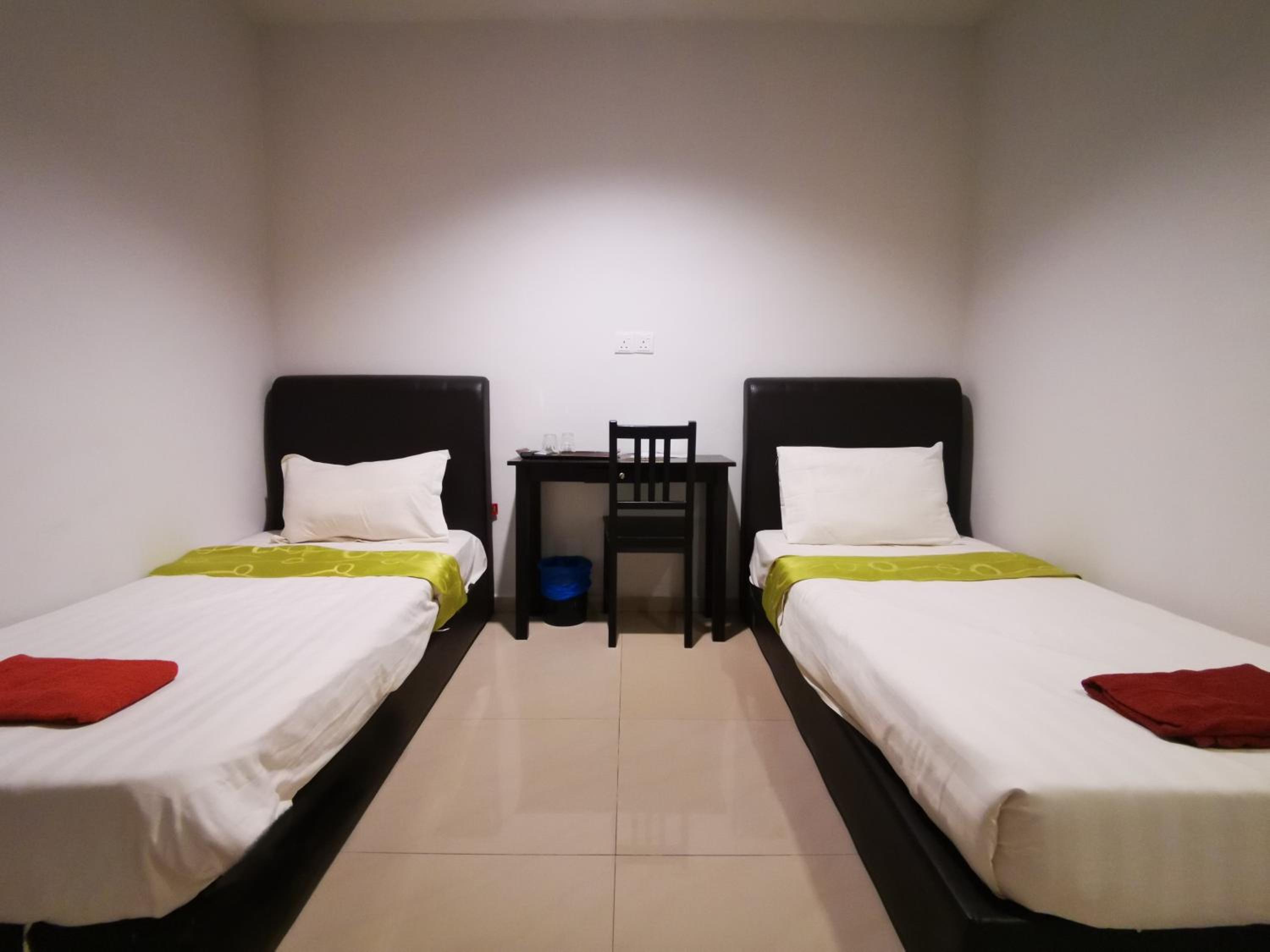 Deluxe Twin Room photo 2