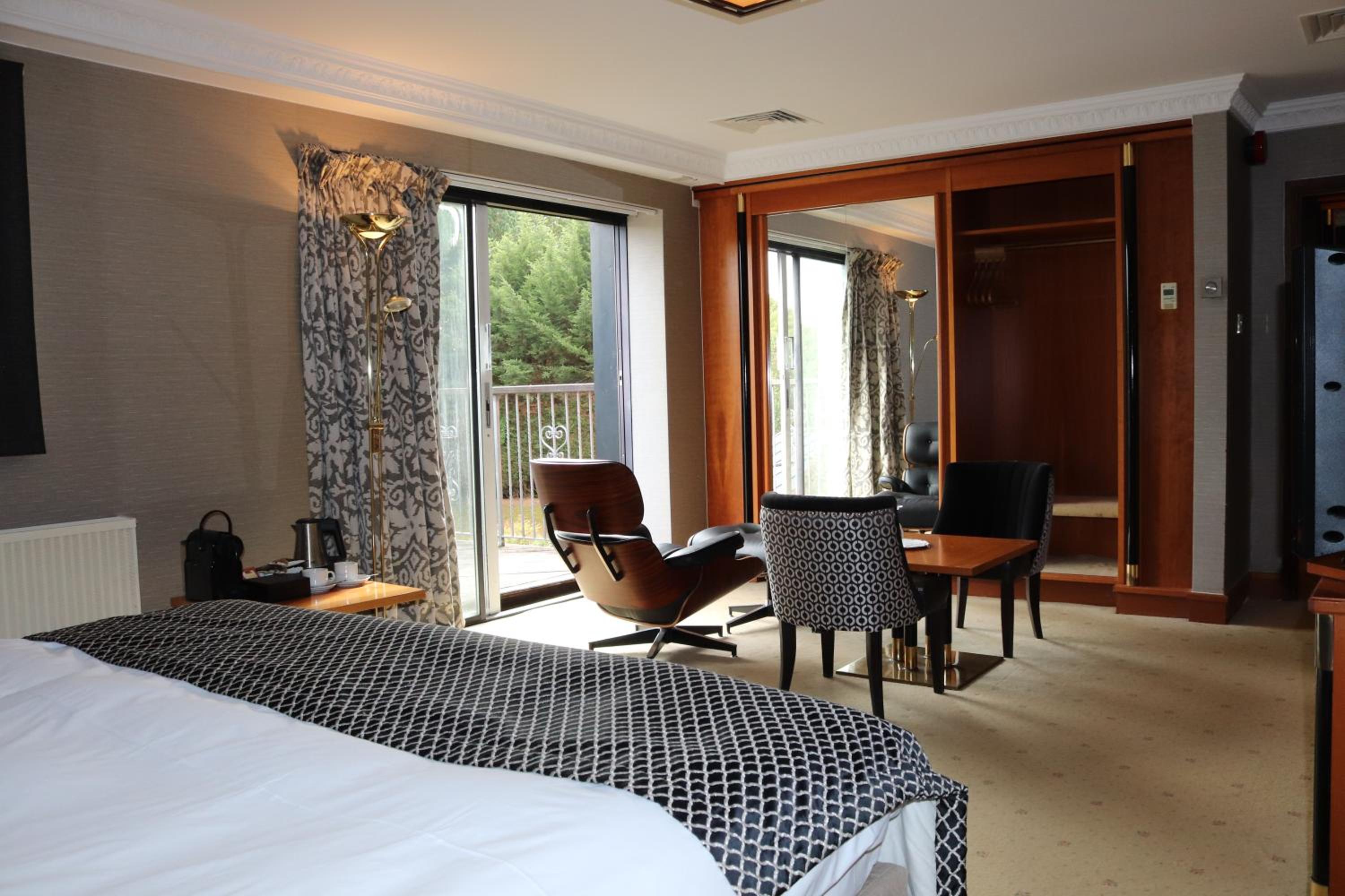 Suite - Photo 5