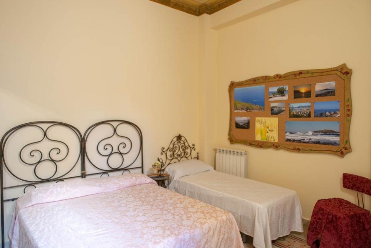 Apartment with Terrace - Photo 12