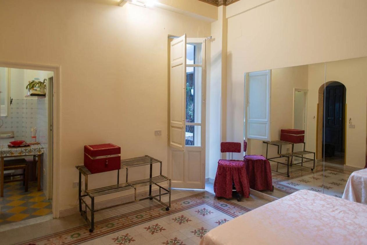 Apartment with Terrace - Photo 13