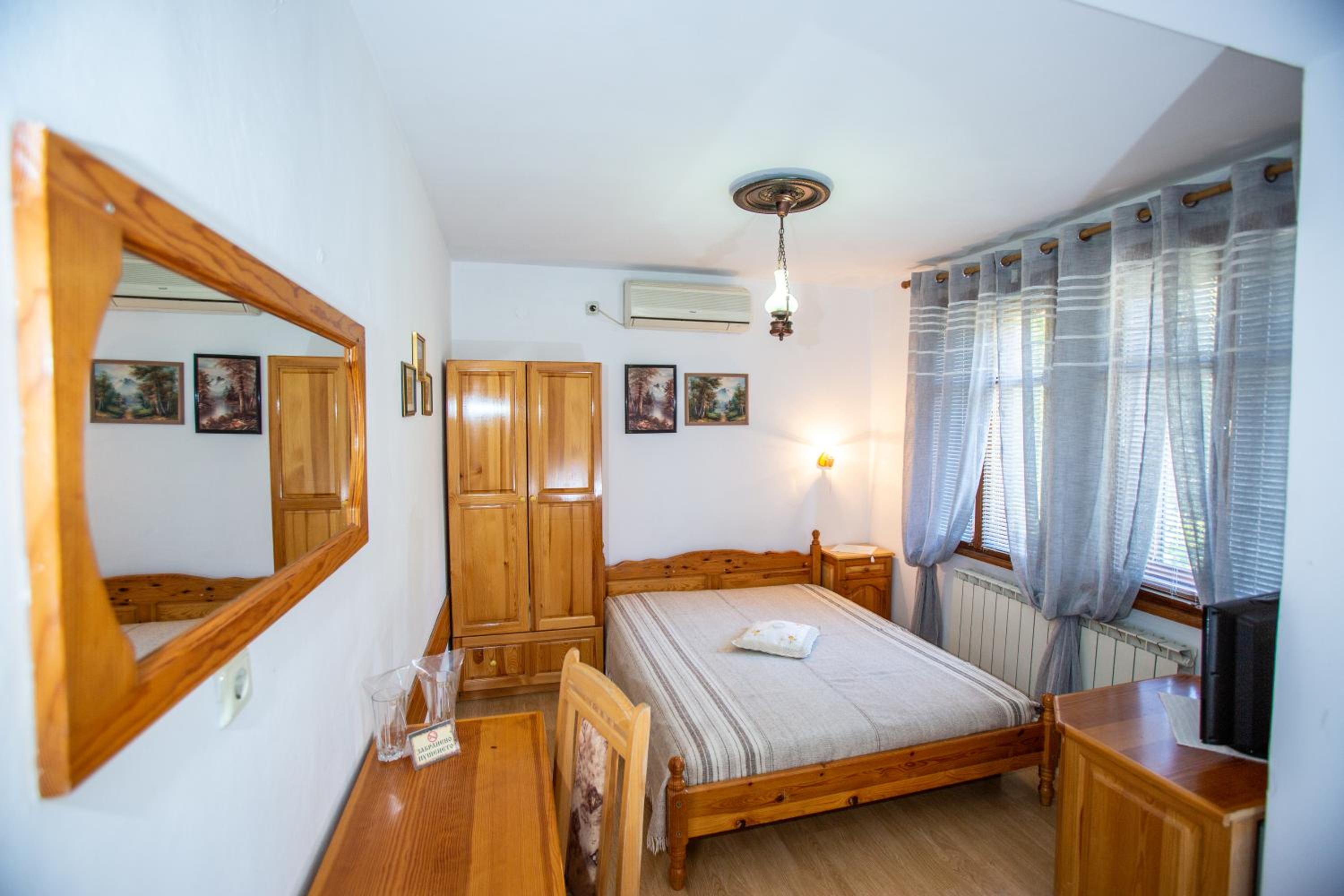Double or Twin Room photo 3