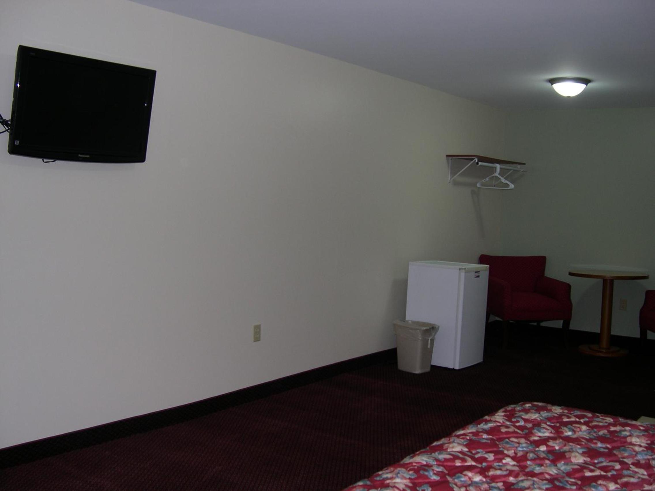 Honeymoon Suite - Photo 5