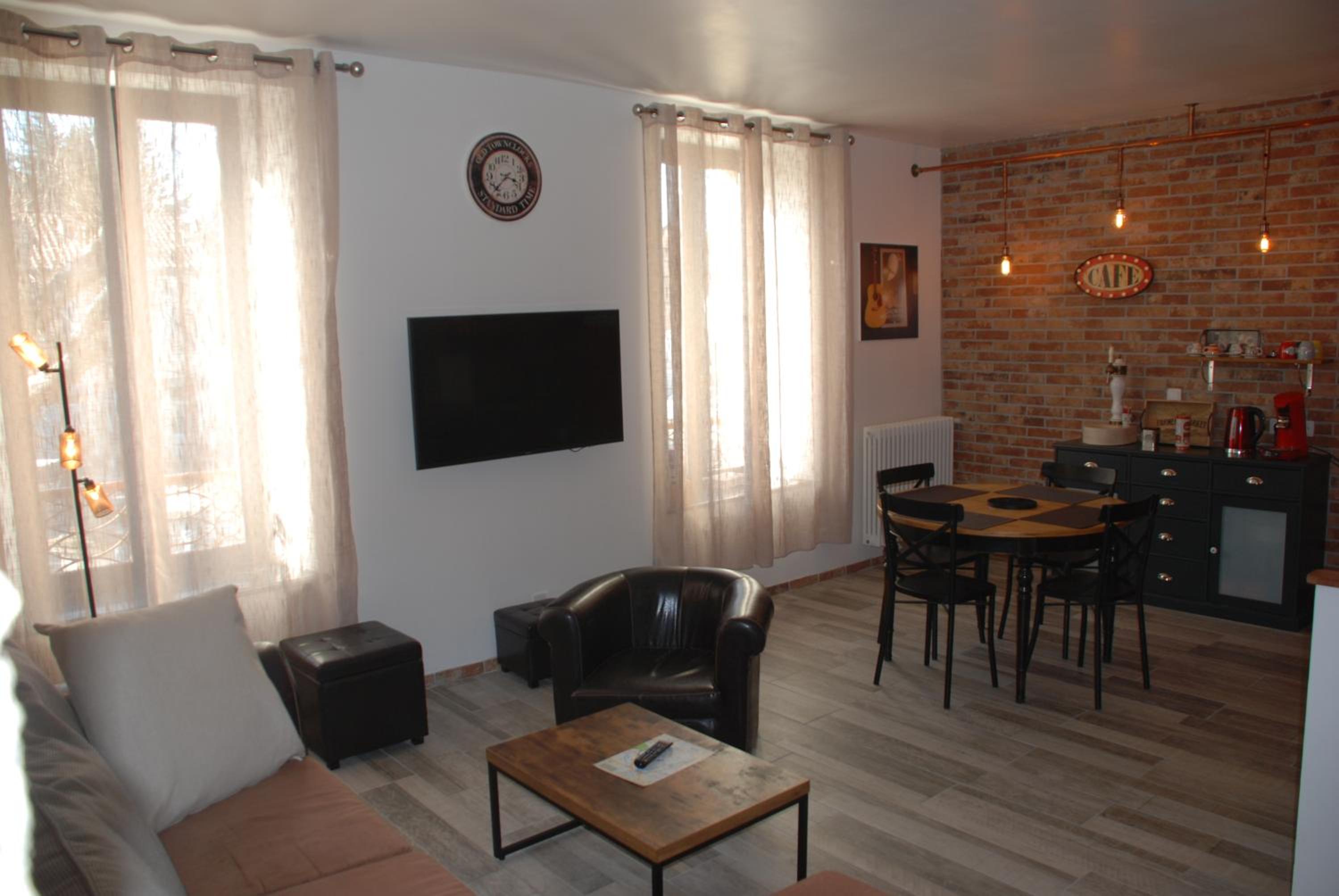 Apartment photo 3