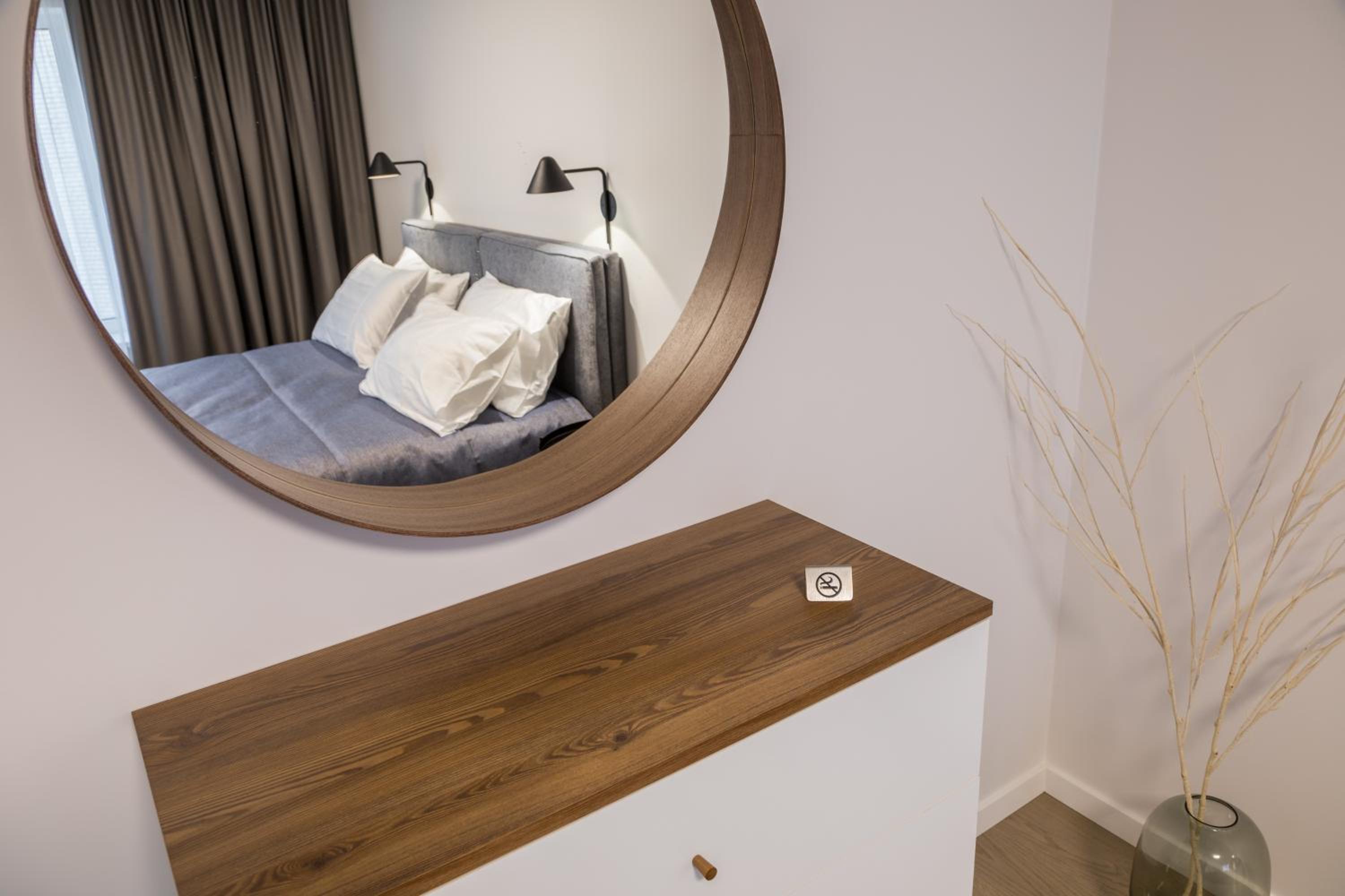 One-Bedroom Apartment - Photo 9