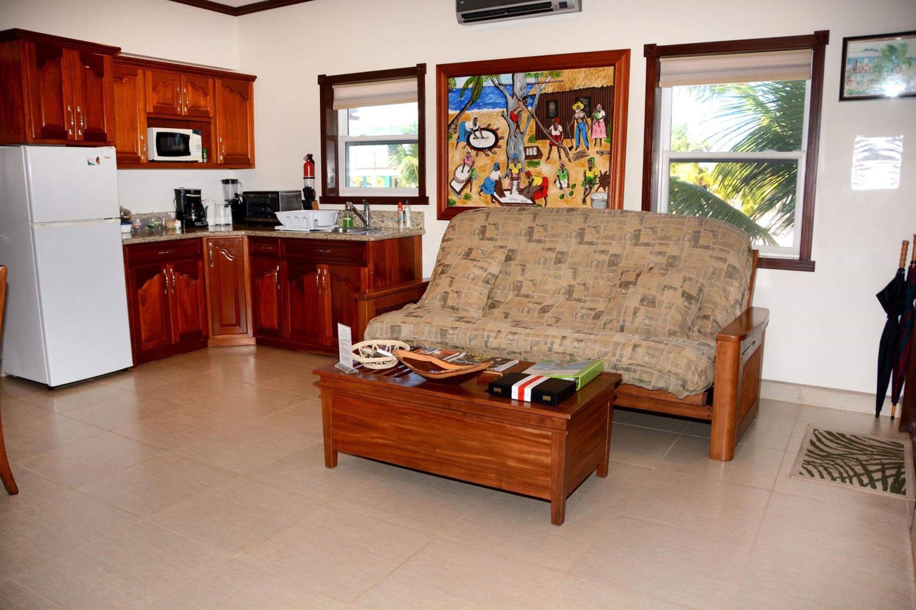 One Bedroom Queen Suite - Oceanfront photo 3