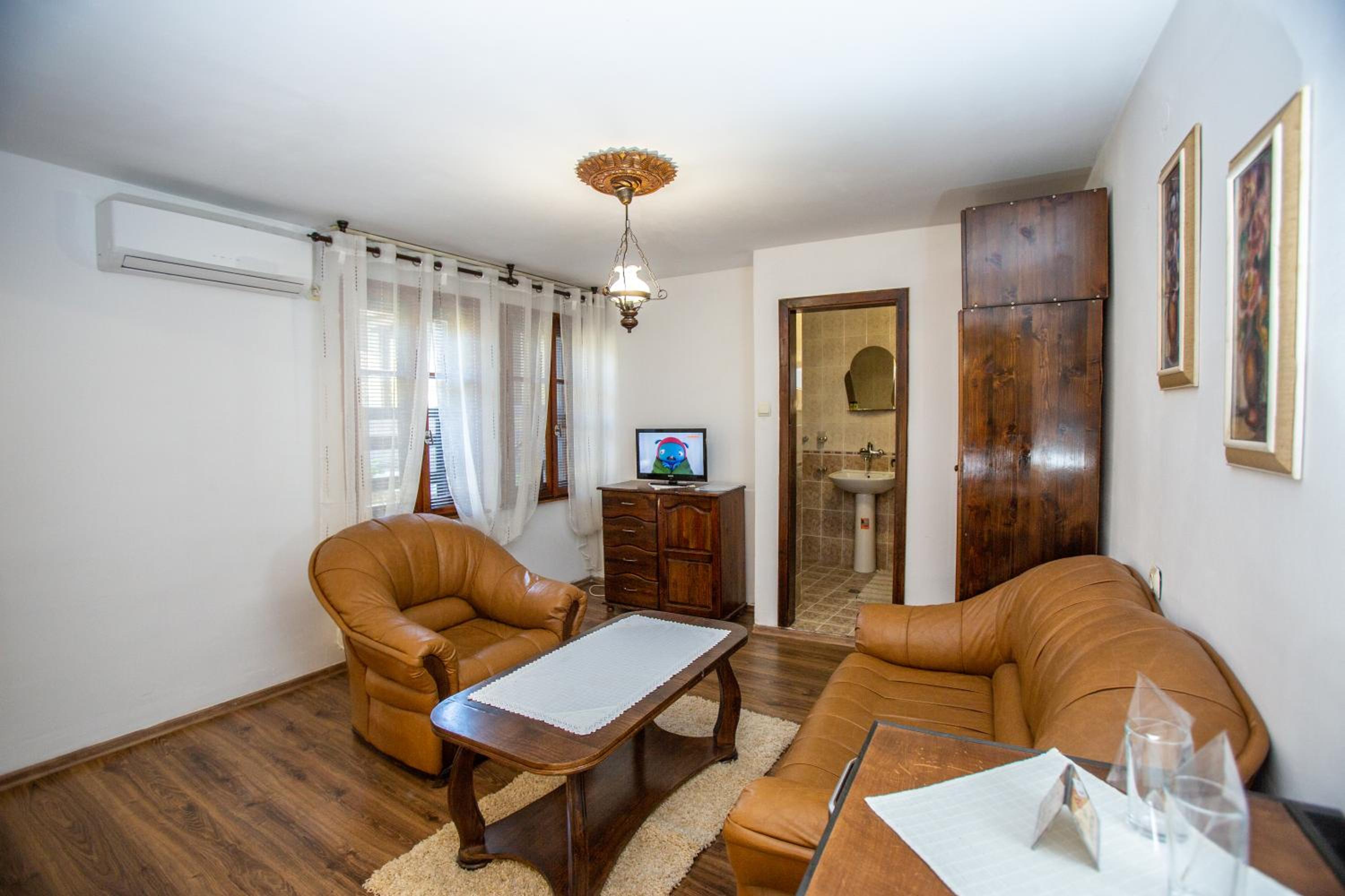 One-Bedroom Suite photo 3