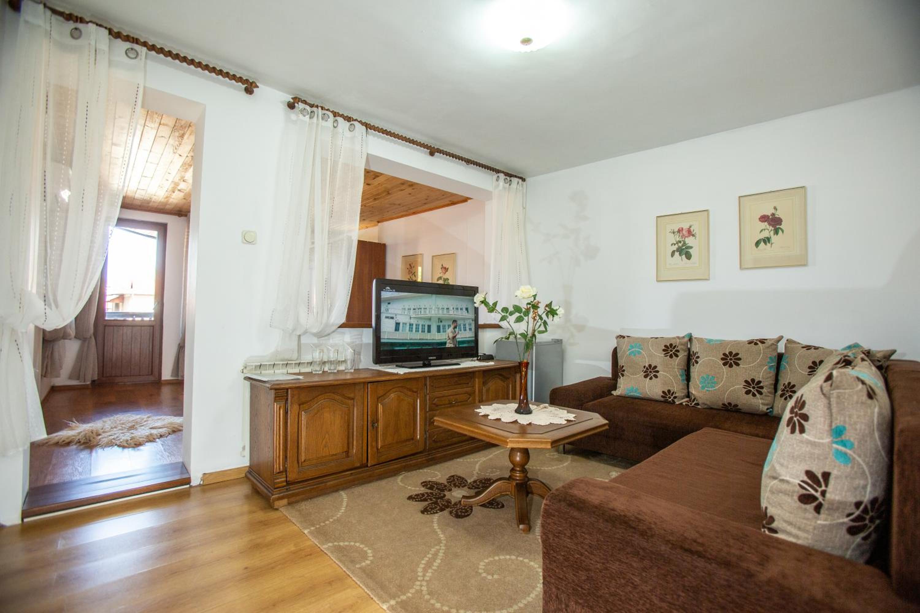 Deluxe One-Bedroom Suite photo 1