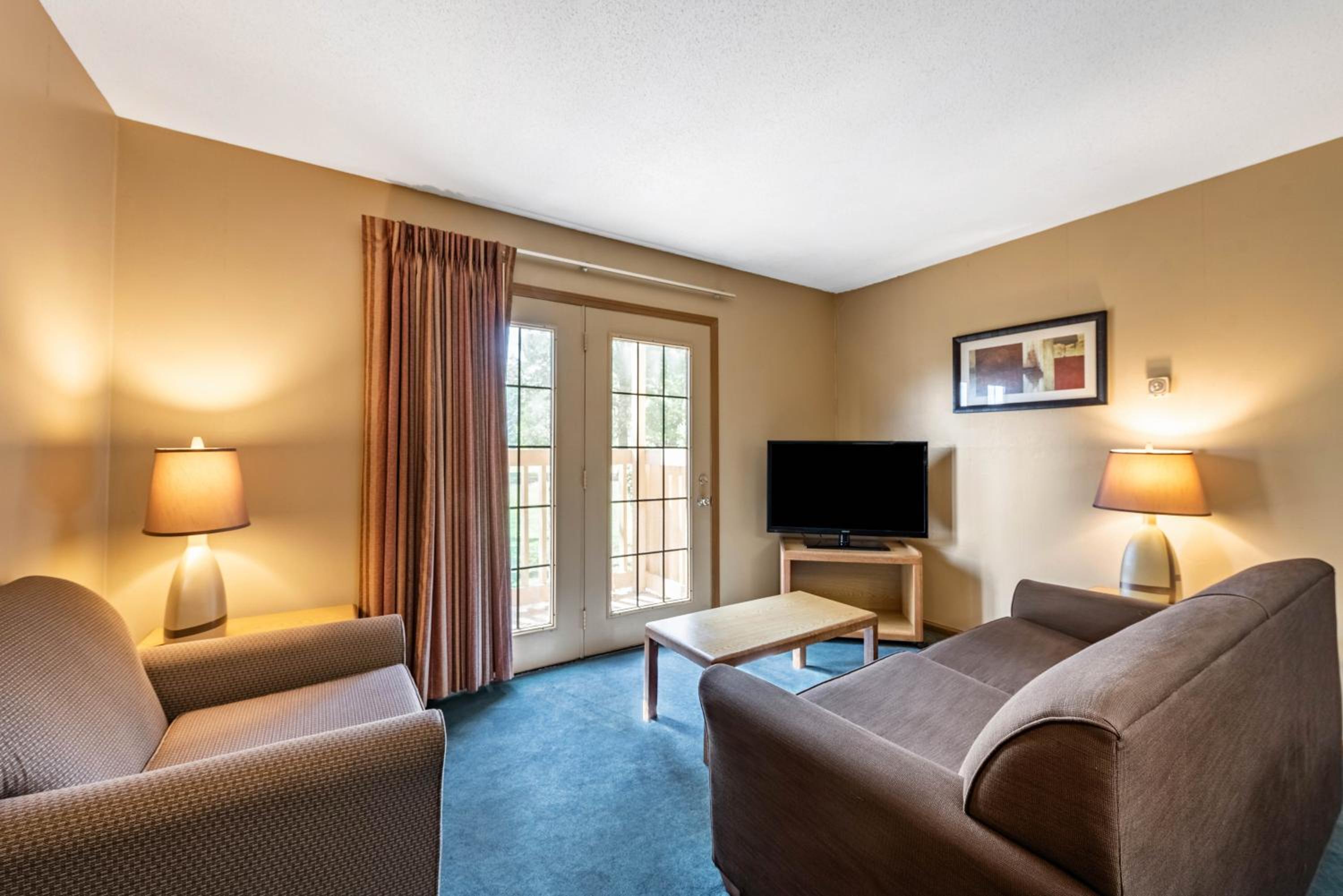 King Suite-Non Smoking - Photo 2