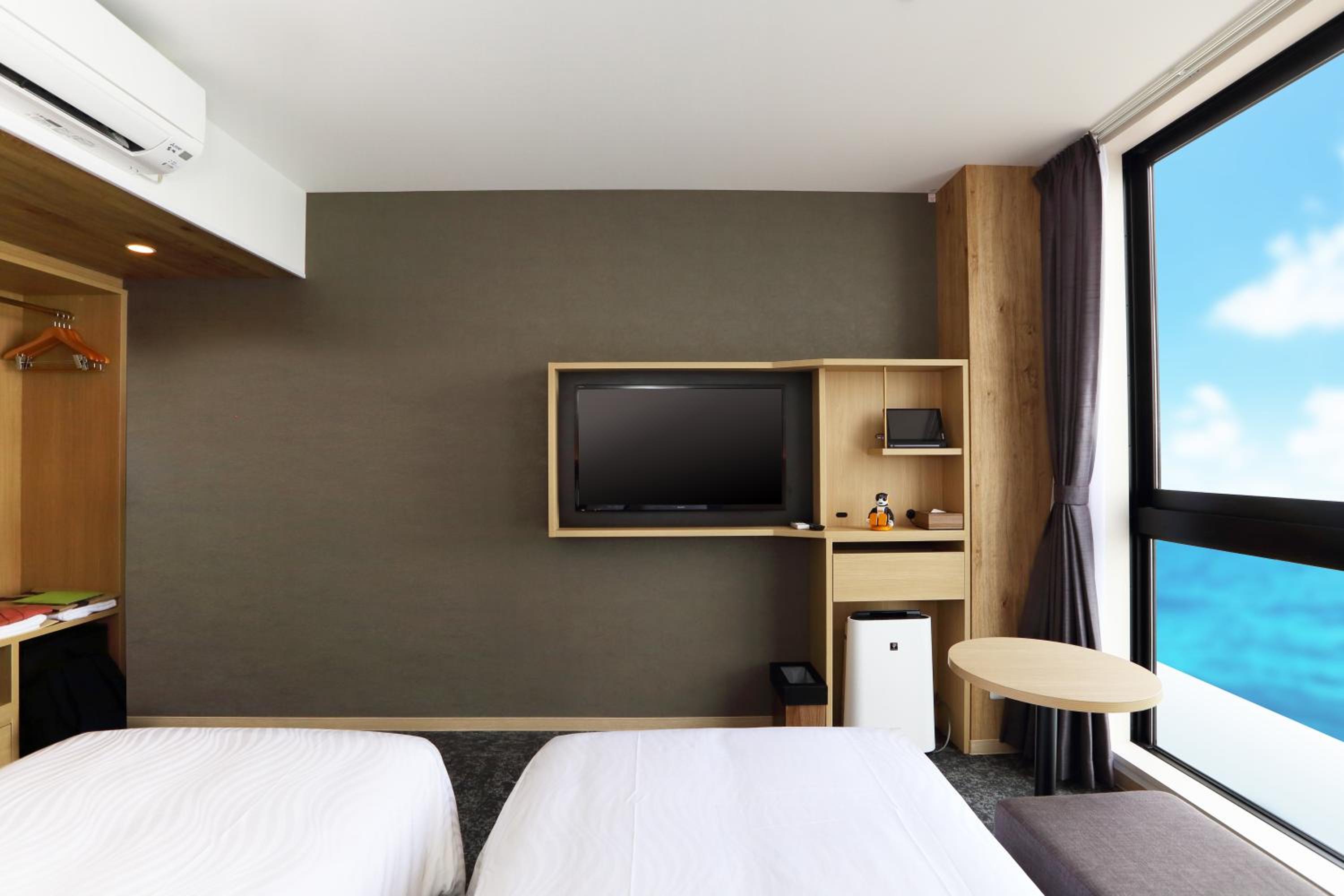 Deluxe Twin Room with Ocean View - Photo 15