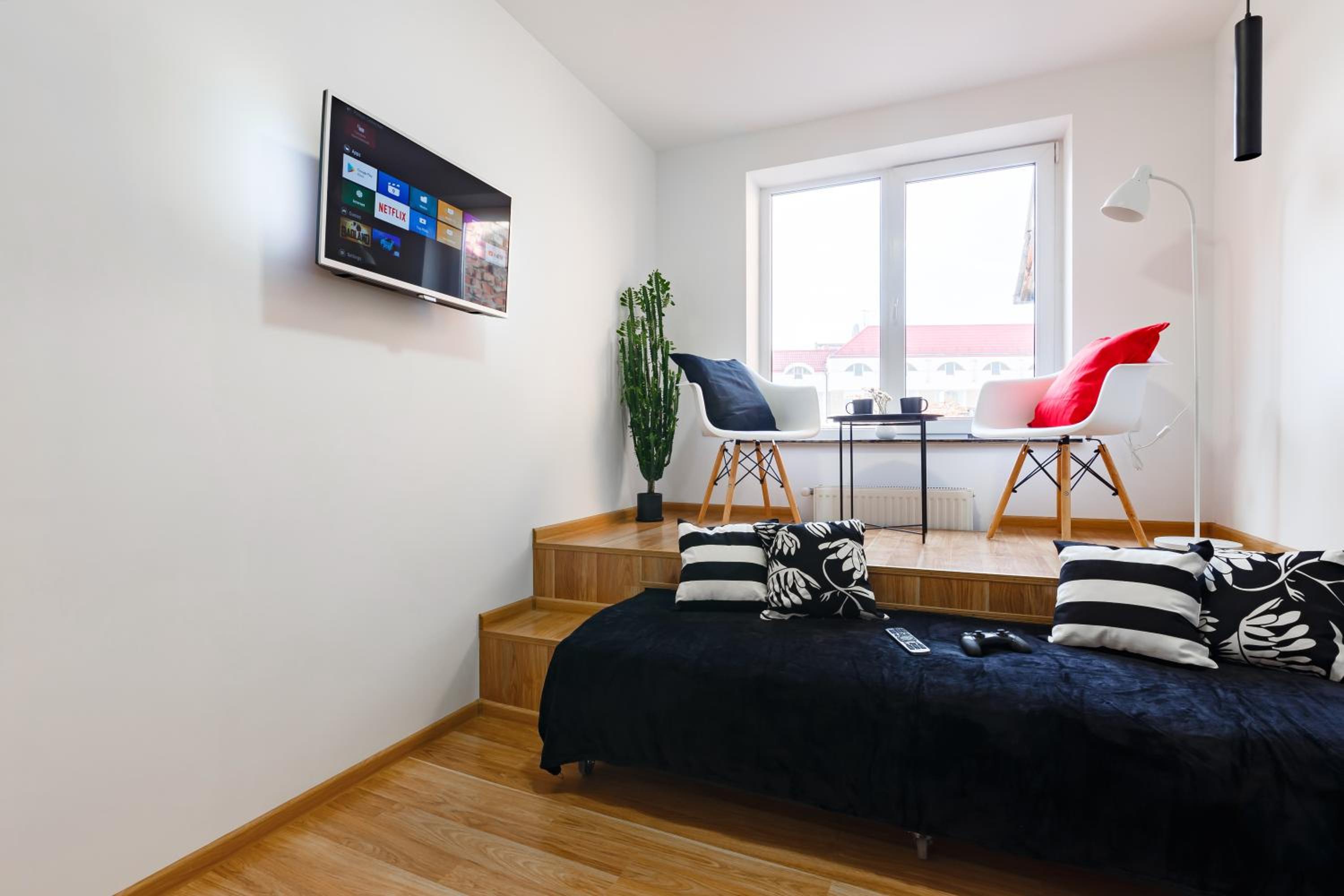Apartment with King-size bed and shared Bathroom photo 1