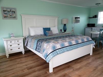 Deluxe King Suite Oceanfront Room with Kitchenette and Private Balcony #22