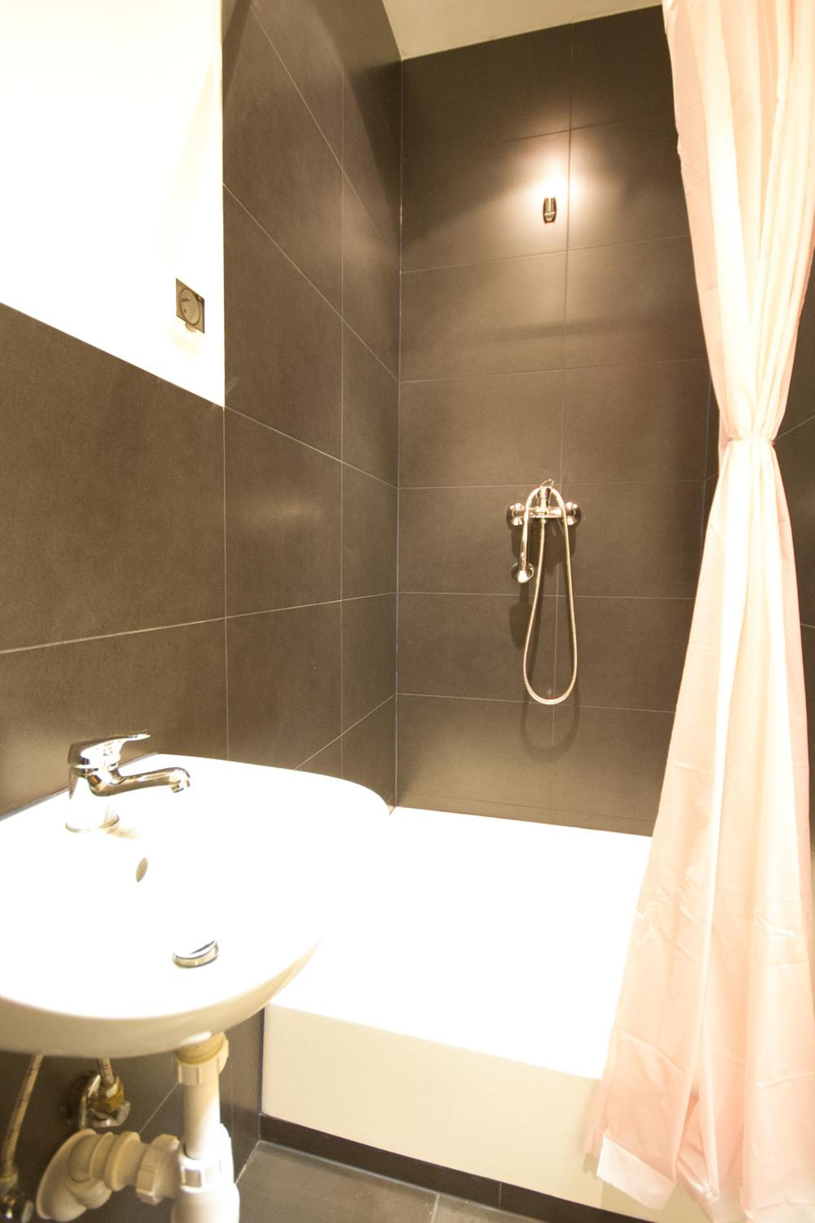 Double or Twin Room with External Bathroom - Photo 7
