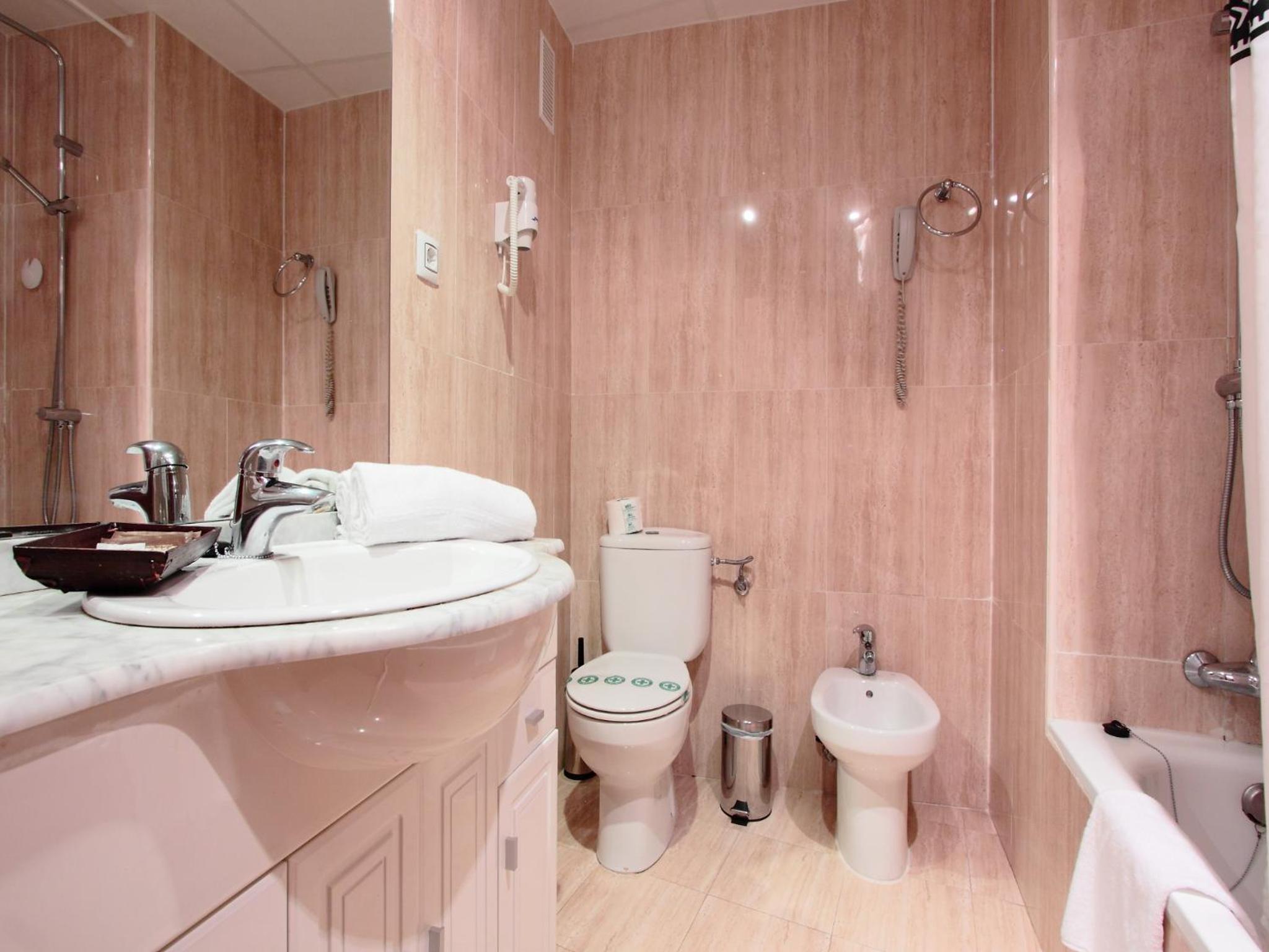 Small Double Room (2 Adults) photo 2