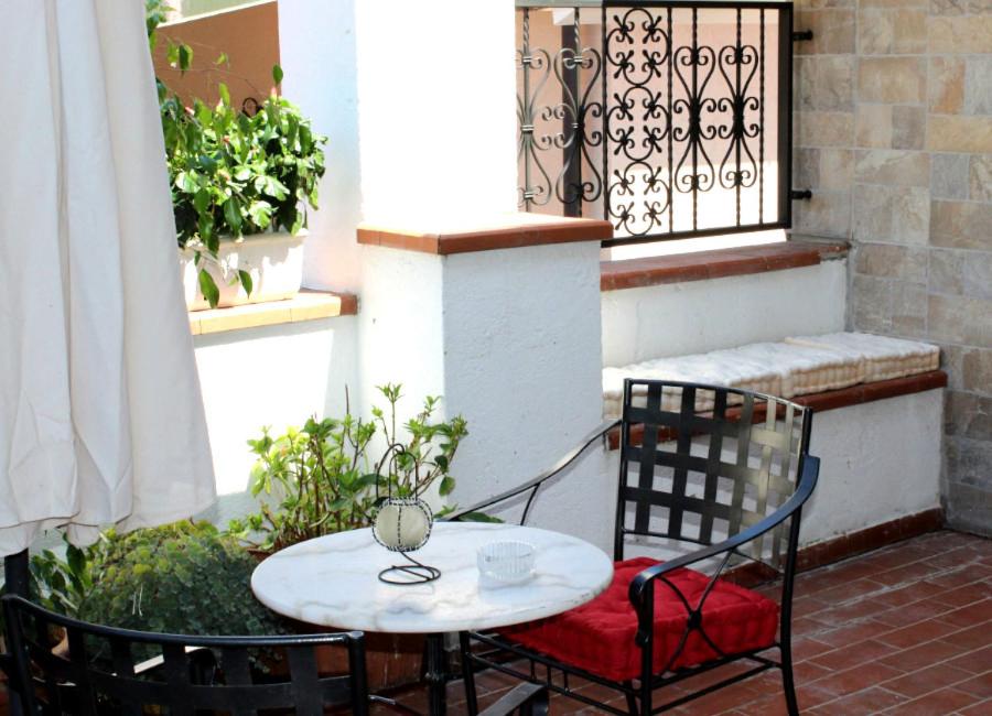 Double Room with Terrace - Photo 3