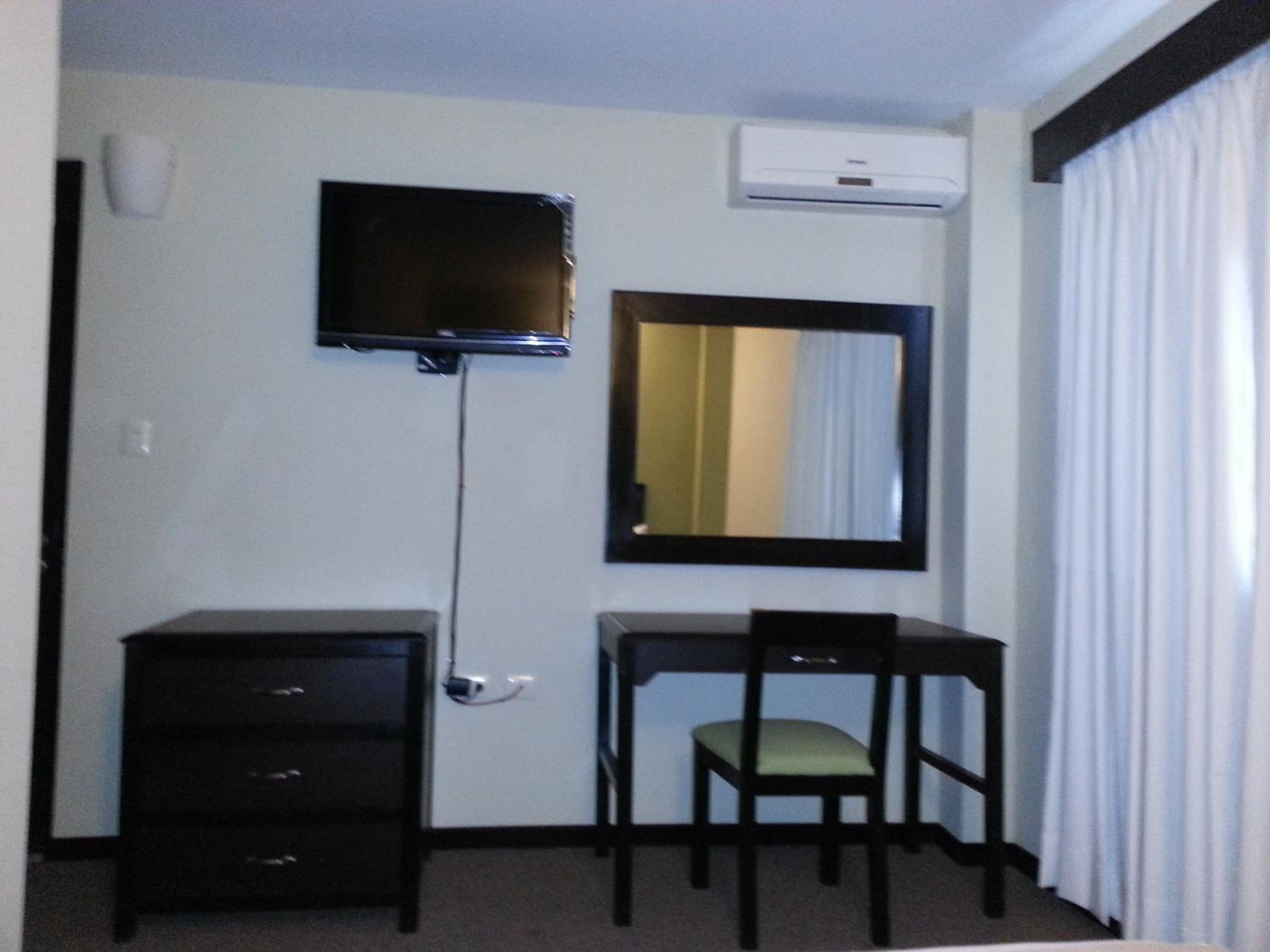 Queen Room photo 3