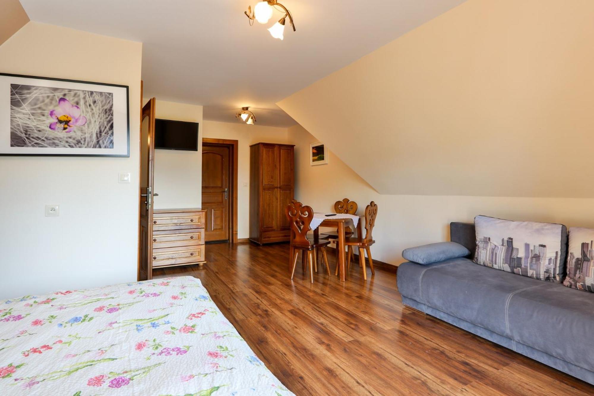 Quadruple Room with Balcony photo 2