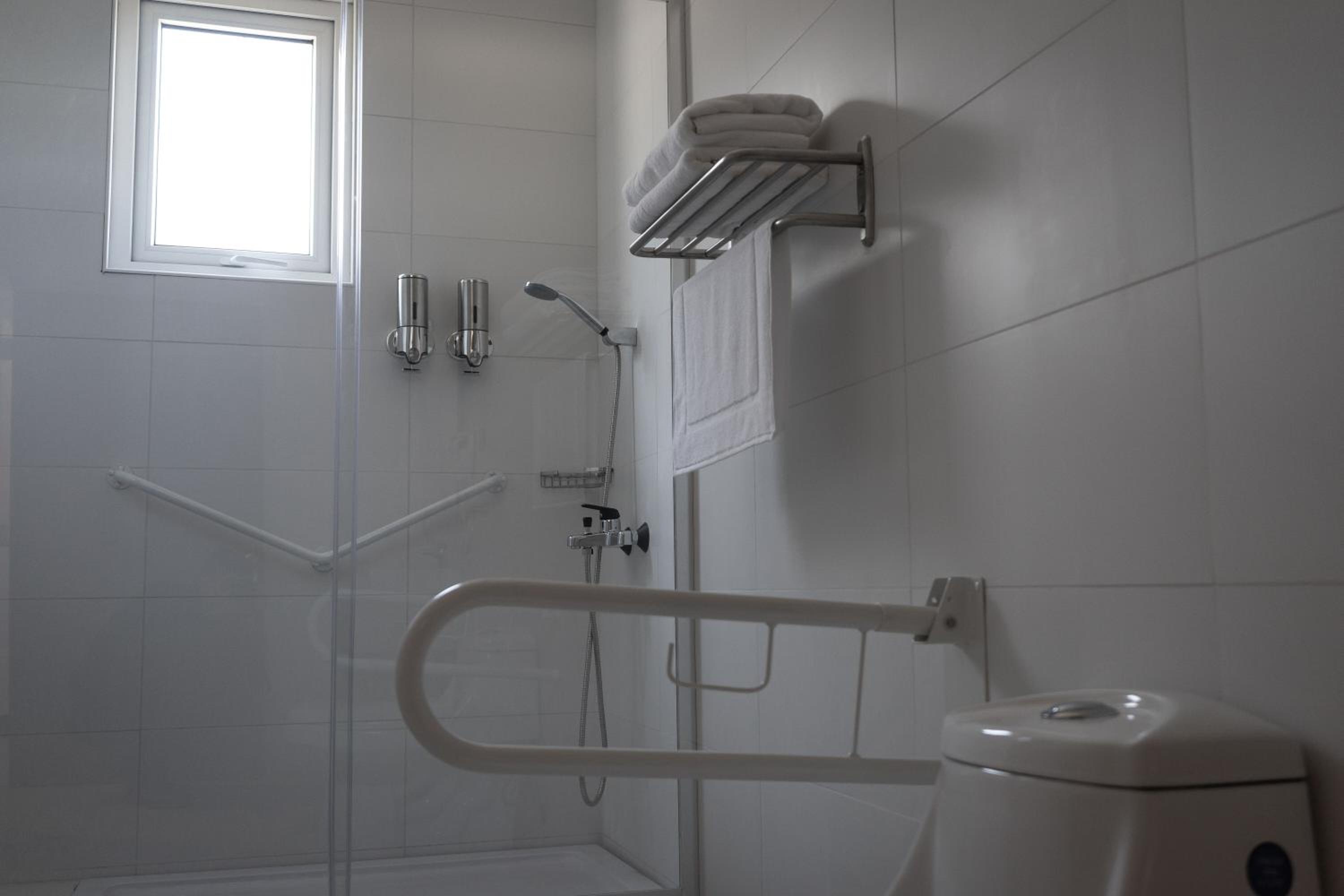 Double Room - Disability Access photo 1