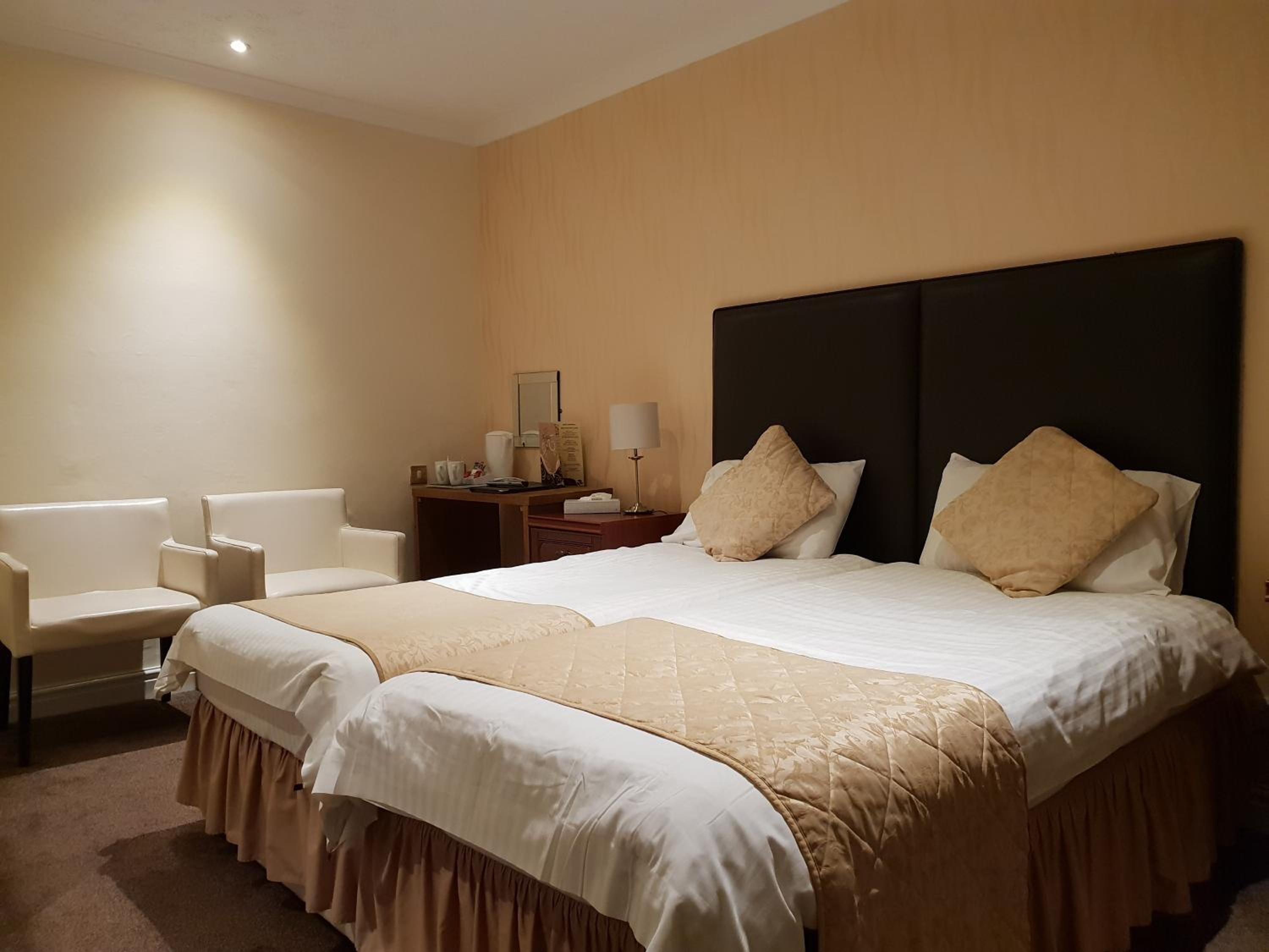Standard Double or Twin Room photo 1
