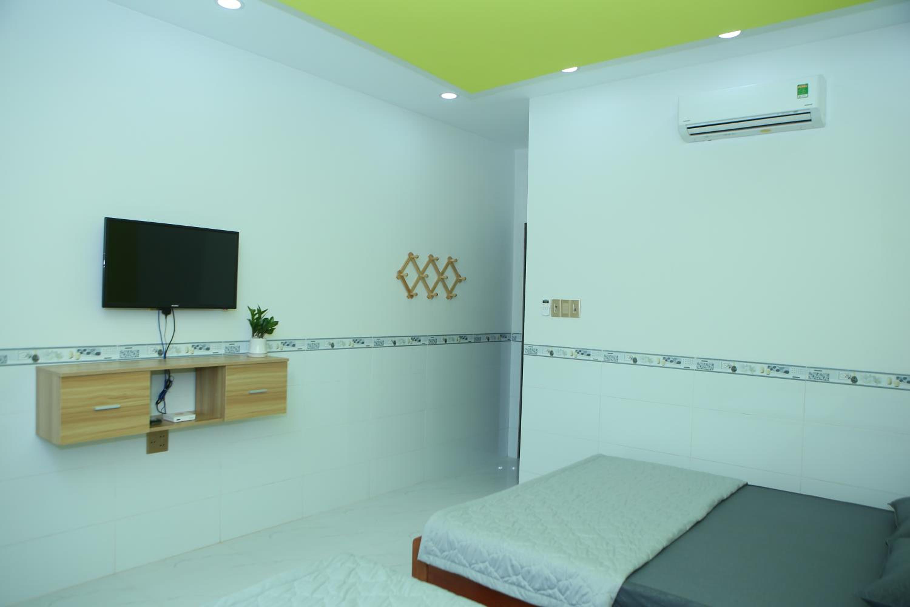 Quadruple Room with Private Bathroom photo 1