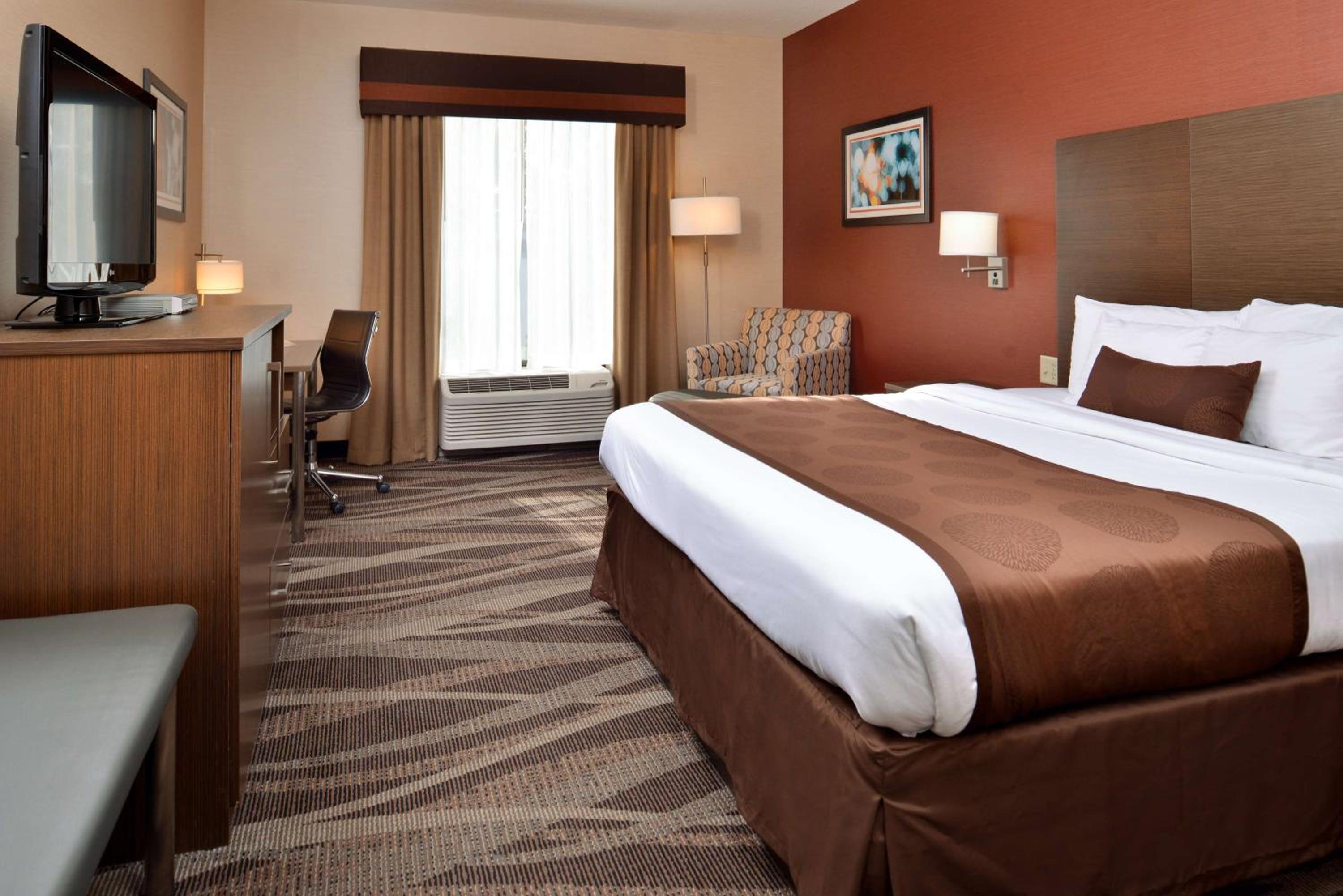 King Room - Non-Smoking - Photo 2