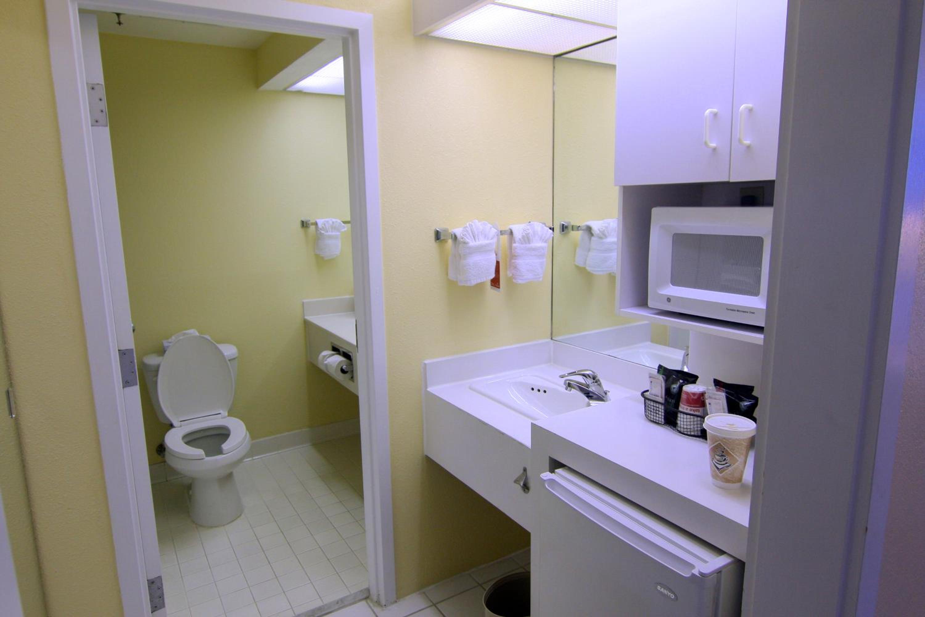 Deluxe 2 Queen Beds Accessible Tower Room photo 3