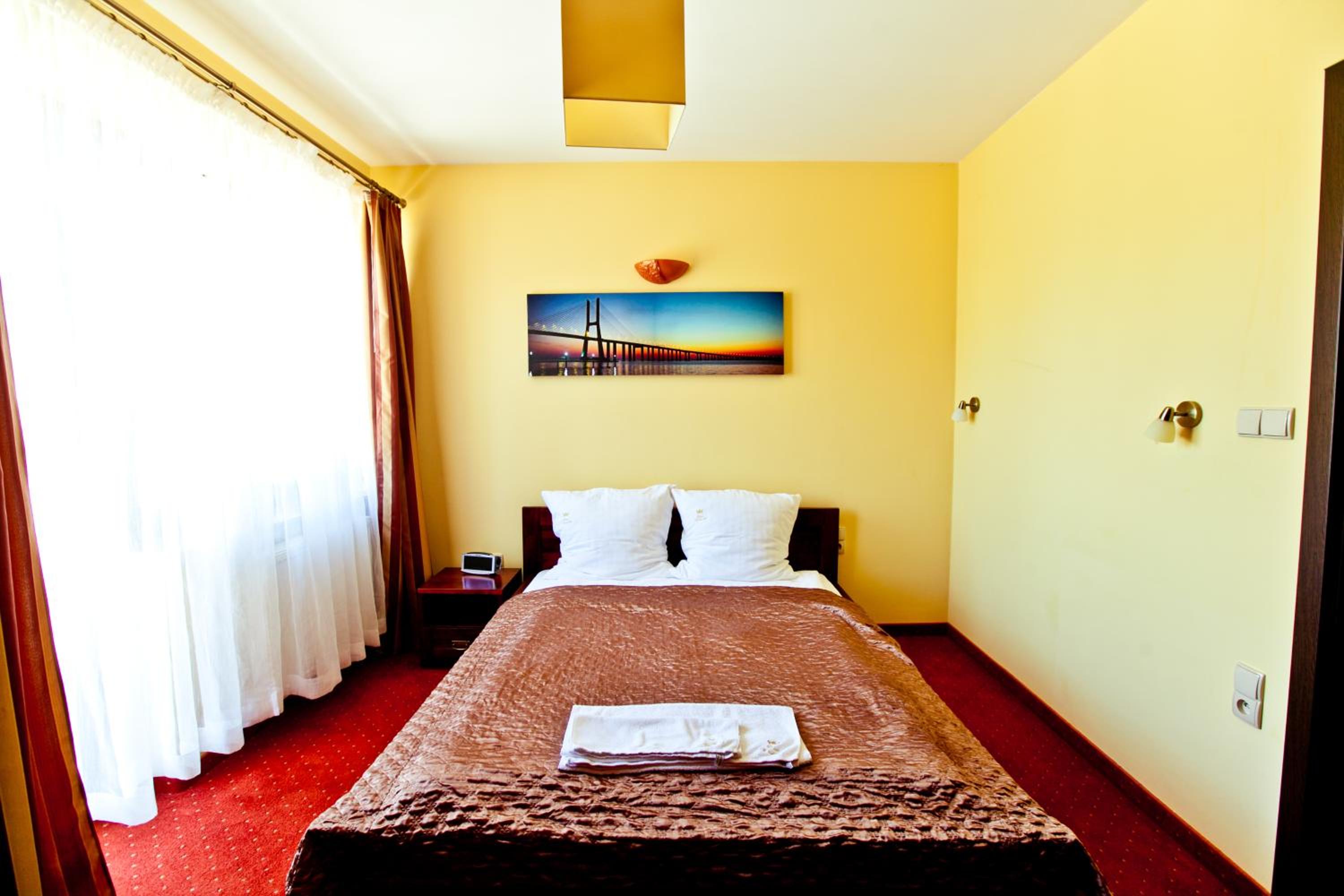 Queen Room photo 3