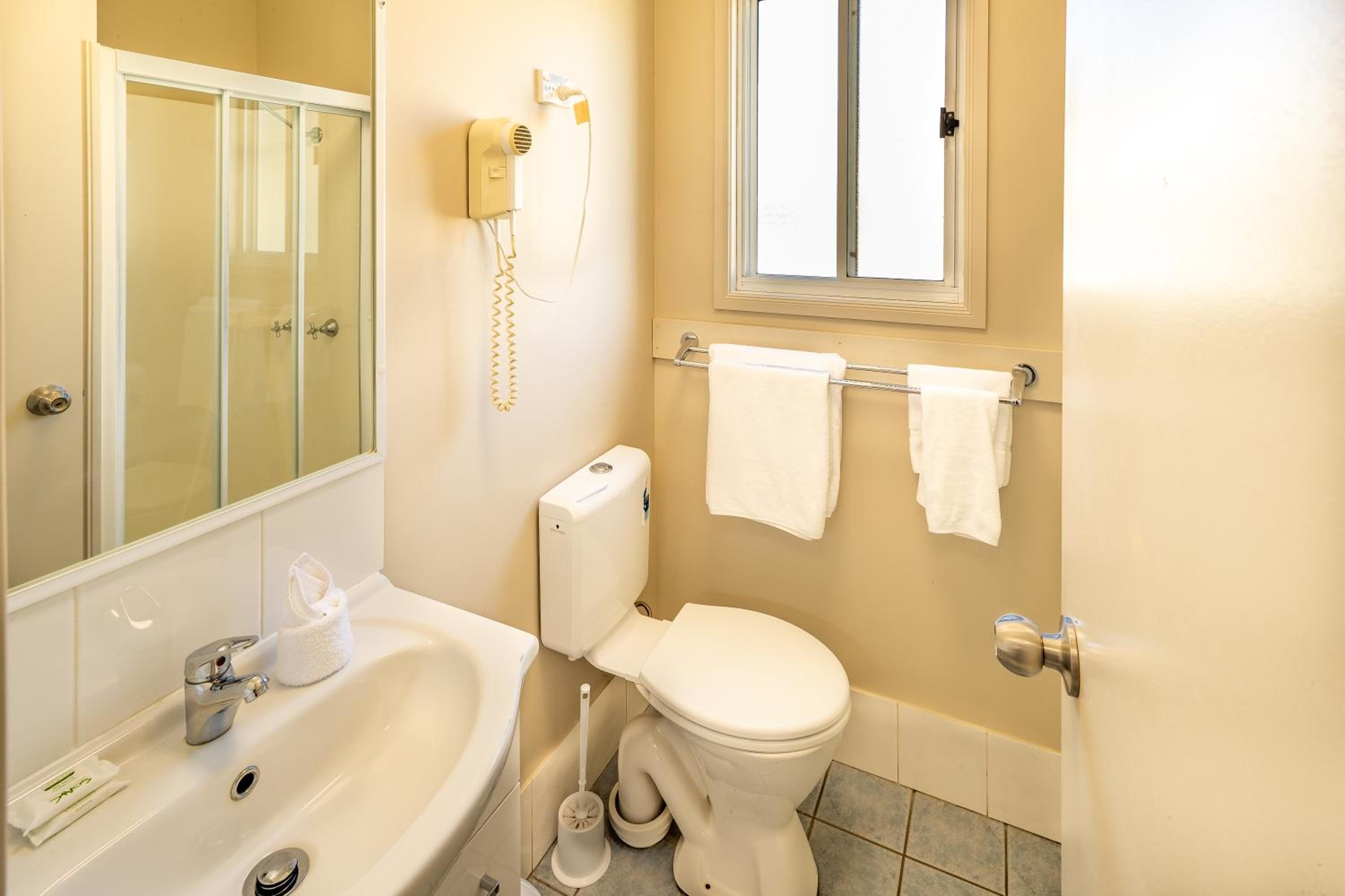 Standard Cabin (1BR) - No pets allowed photo 2
