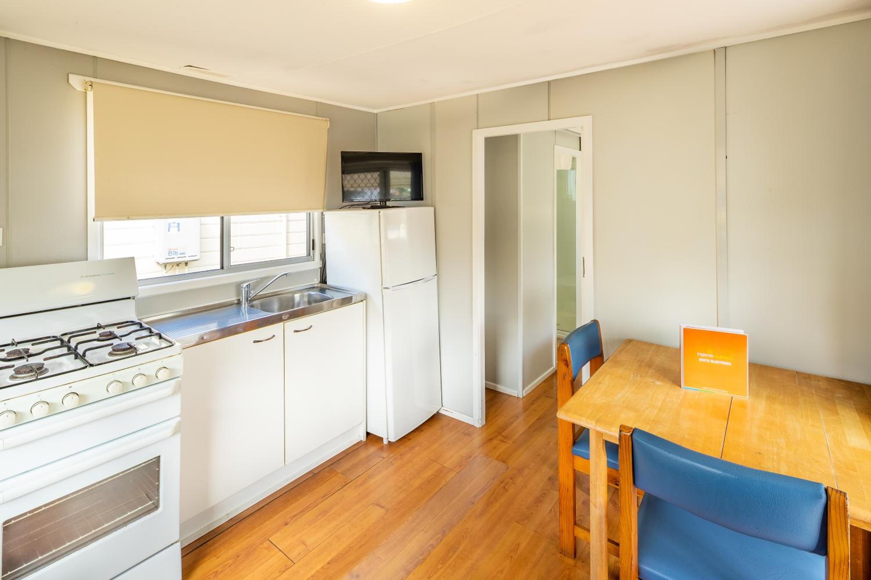 Budget Cabin (1BR) - No pets allowed photo 3