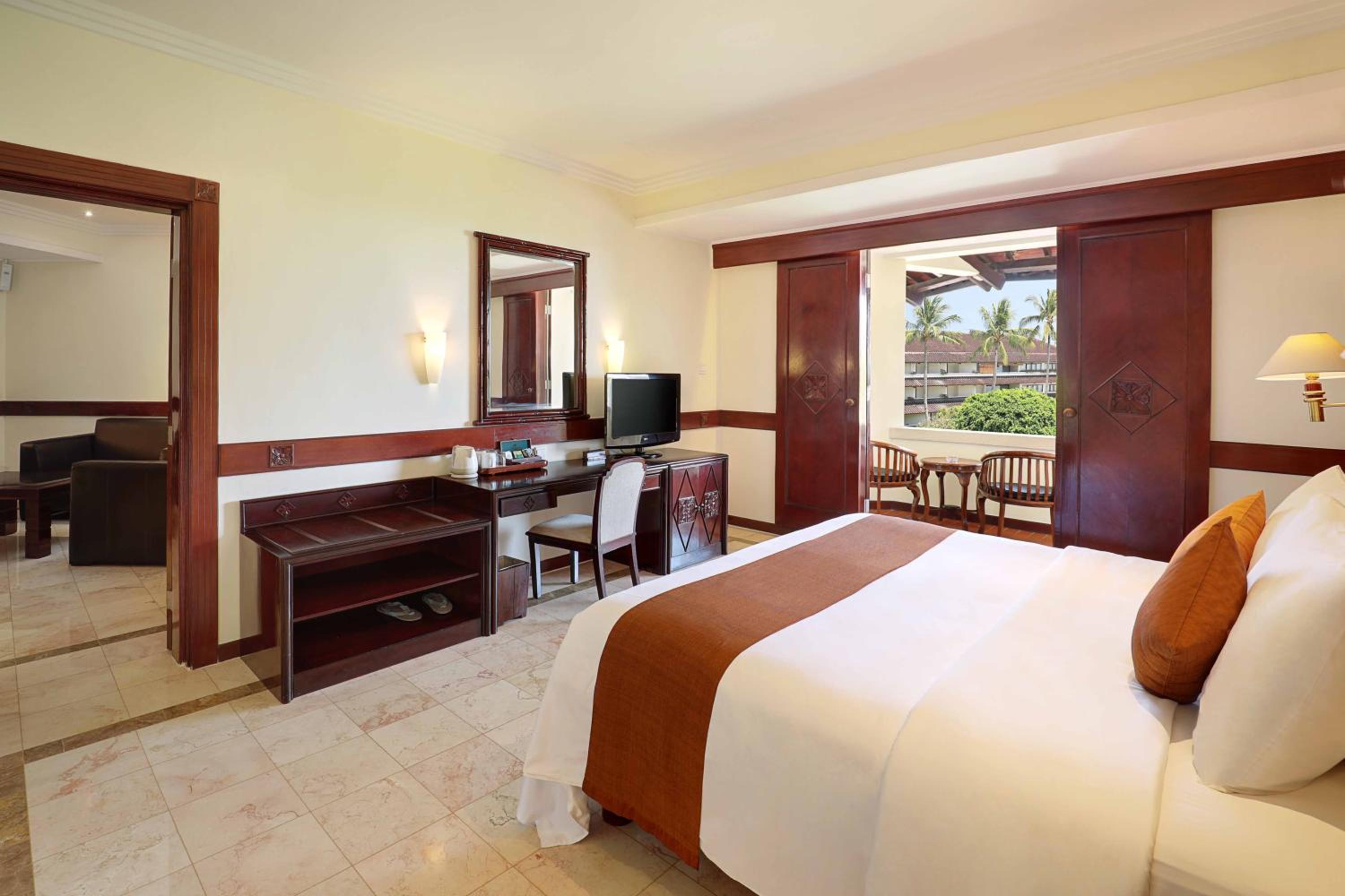 Junior Suite with Balcony