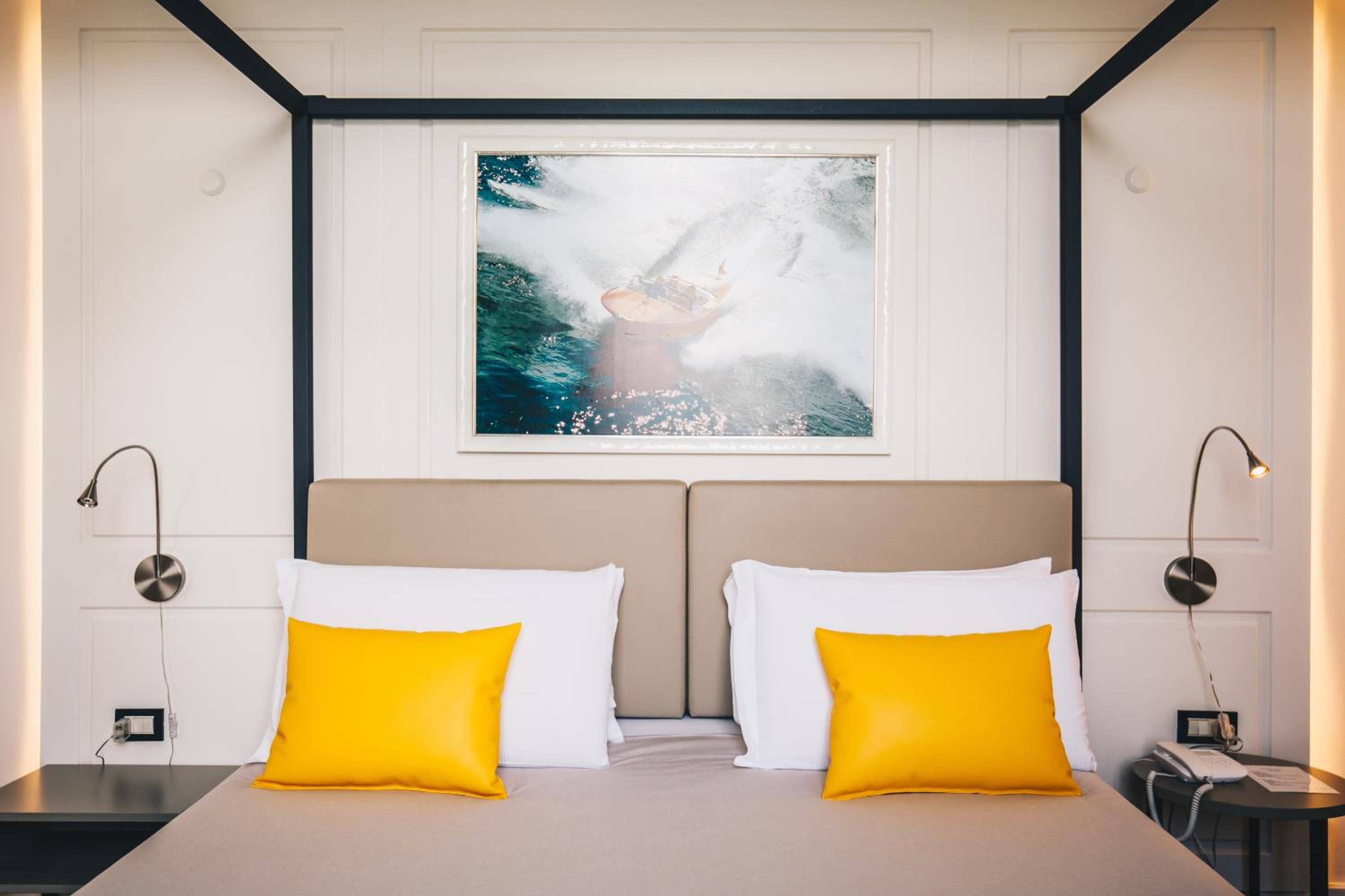 Lake Junior Suite photo 2