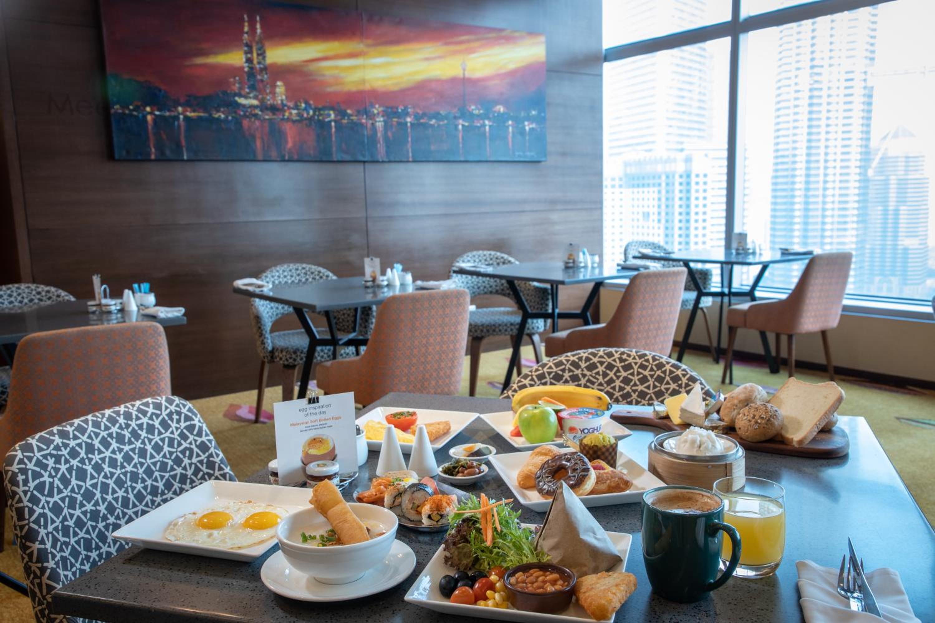 Traders Club Executive Twin Towers View Room (Newly Refurbished) photo 3