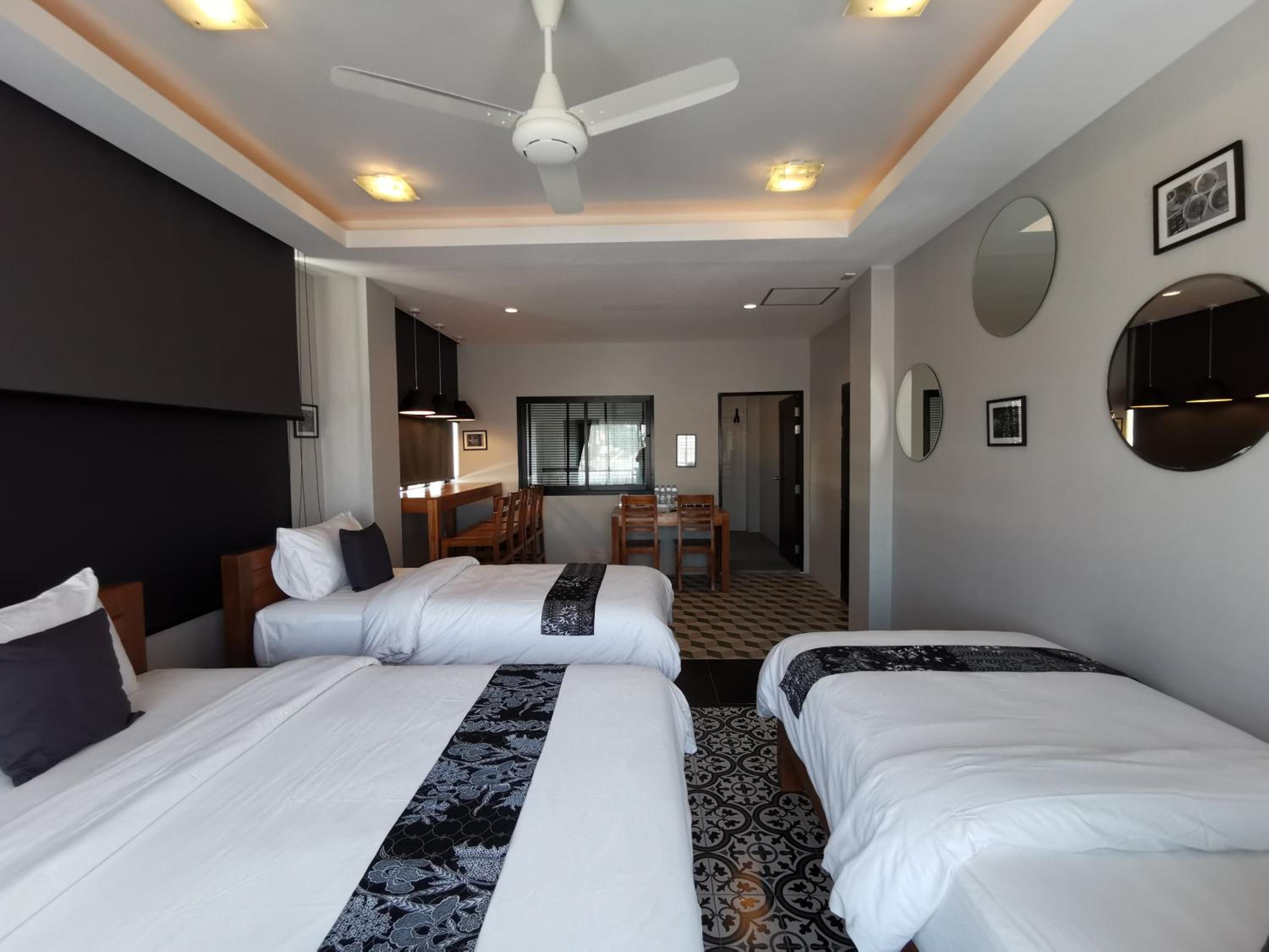 Deluxe Quadruple Room