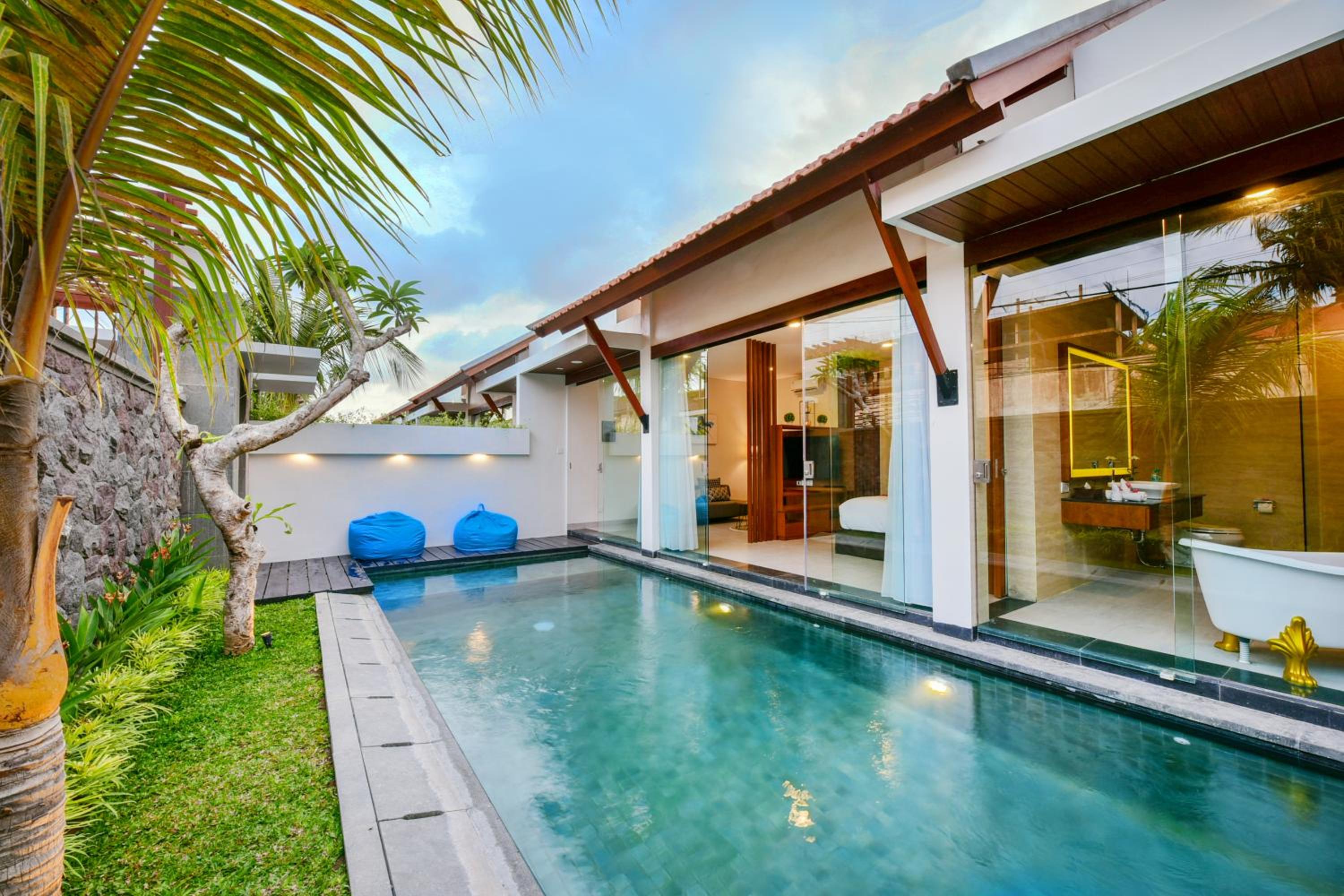 One-Bedroom Villa with Private Pool - Photo 12