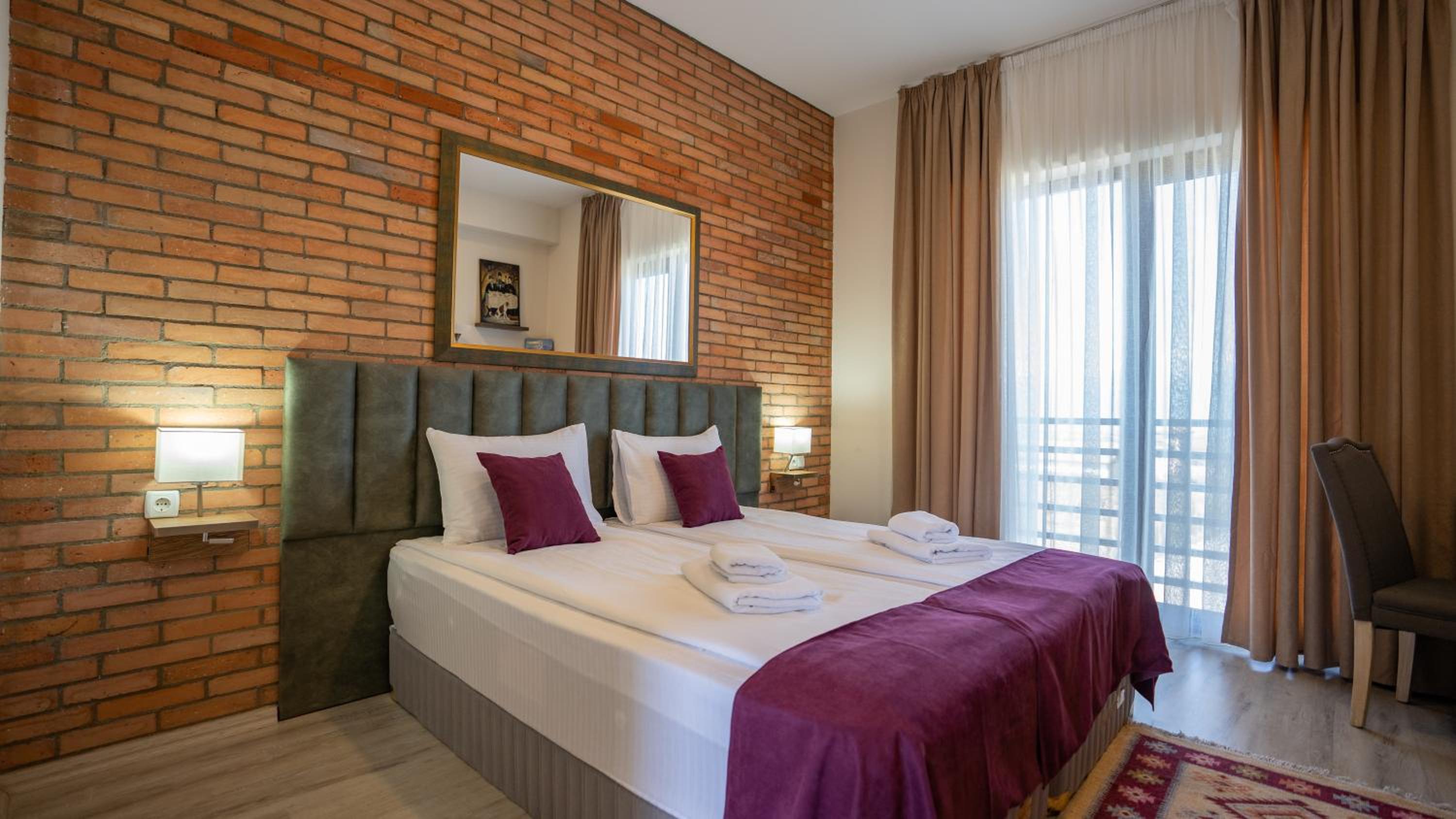 Double or Twin Room with Mountain View - Photo 2