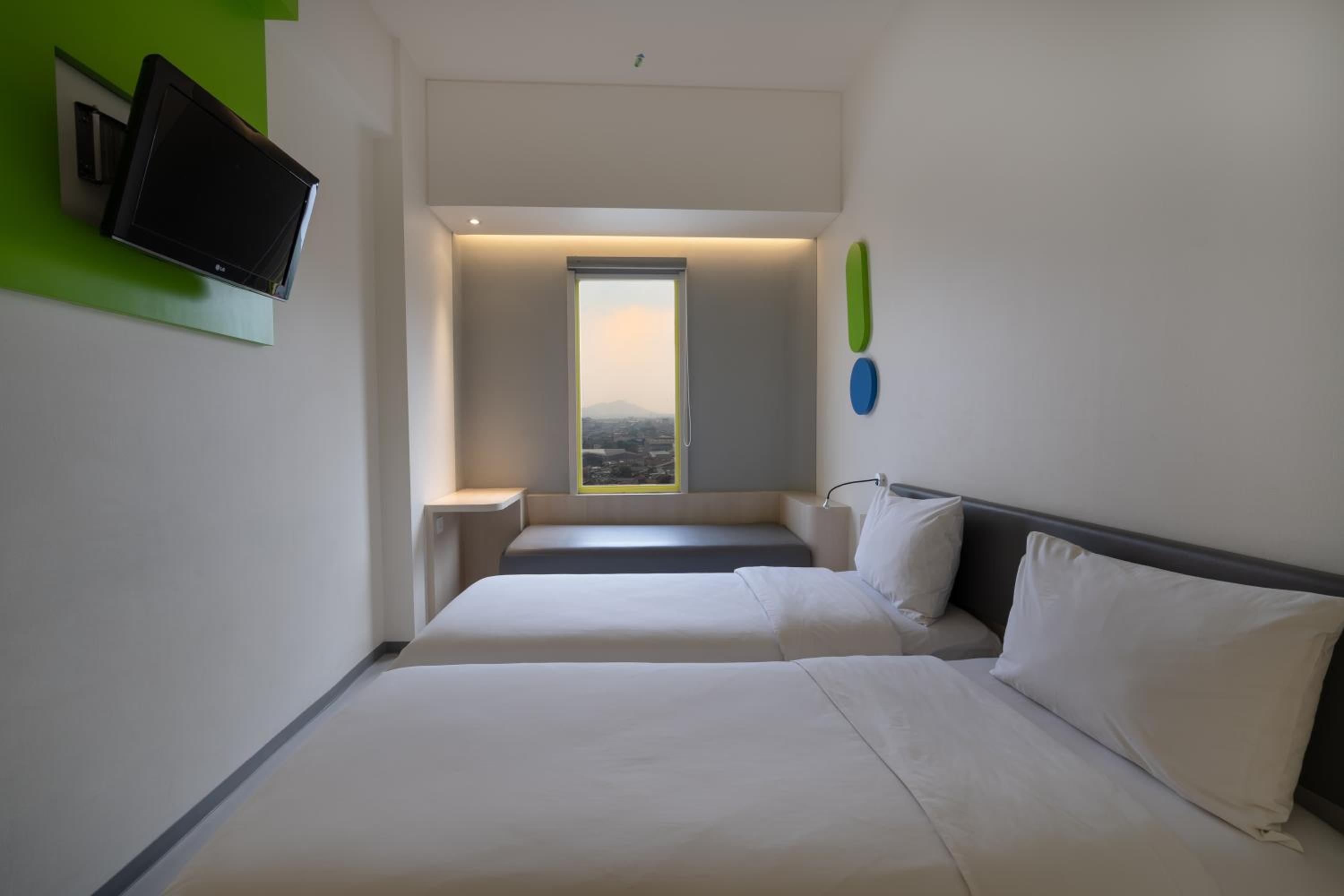 POP! Room Stay and Eat photo 3