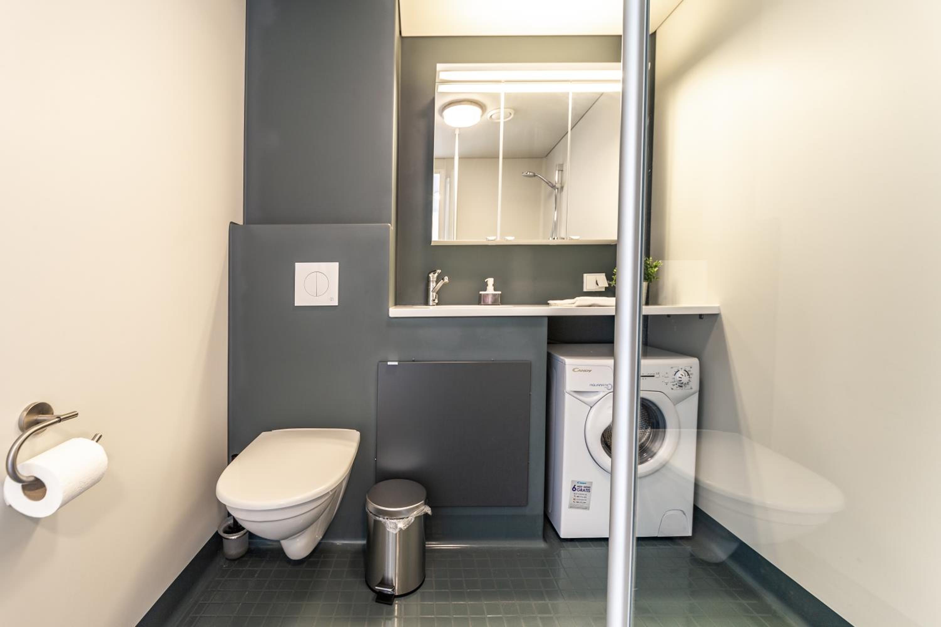 Studio Apartment photo 3