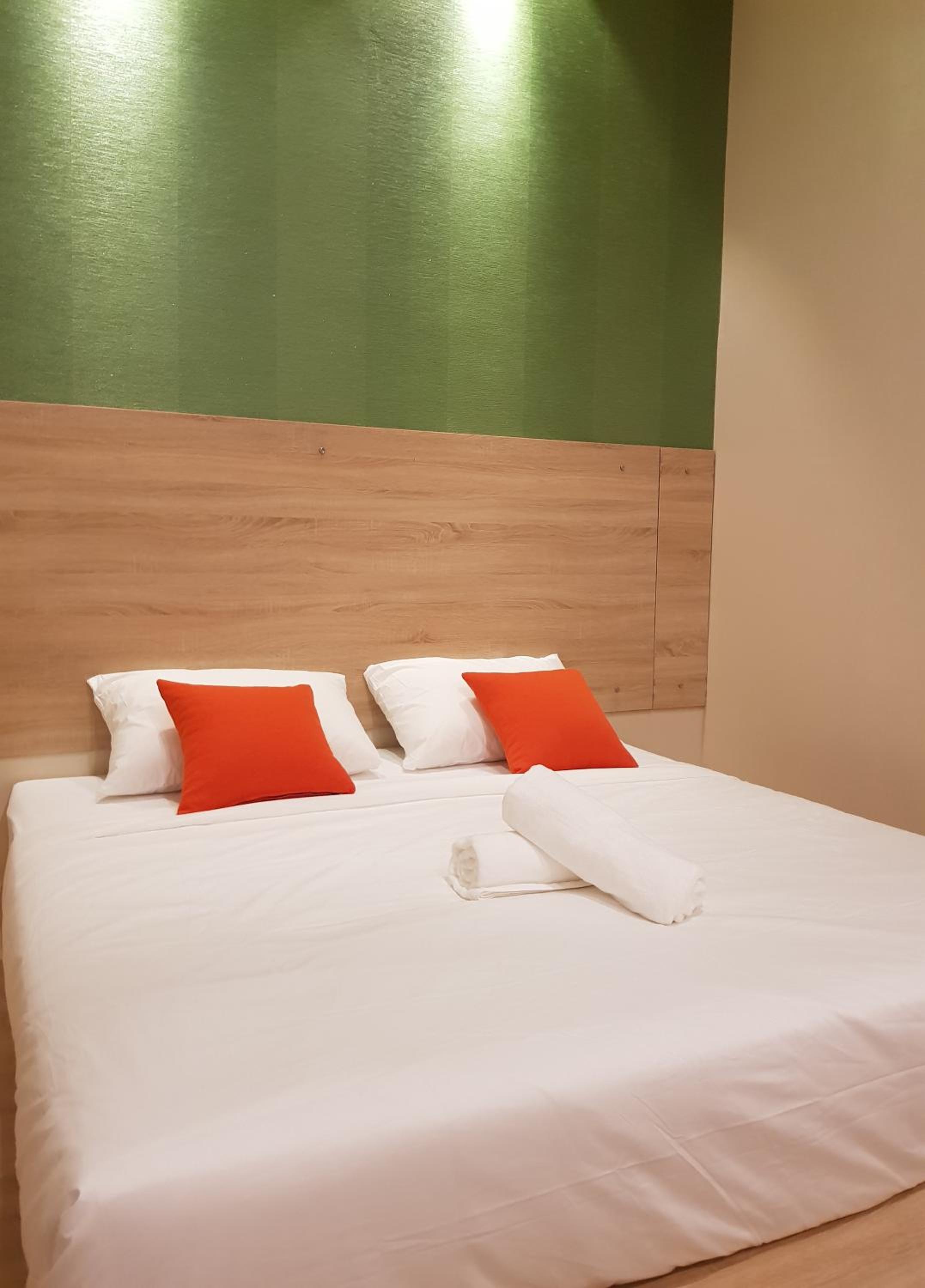 Deluxe King Room - Photo 2