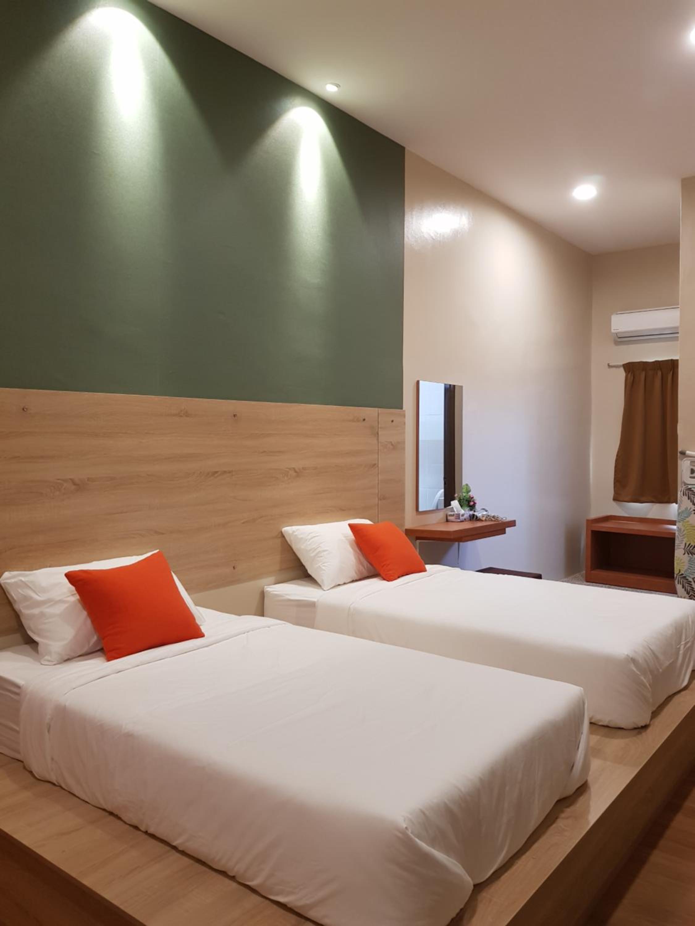 Deluxe Twin Room - Photo 2