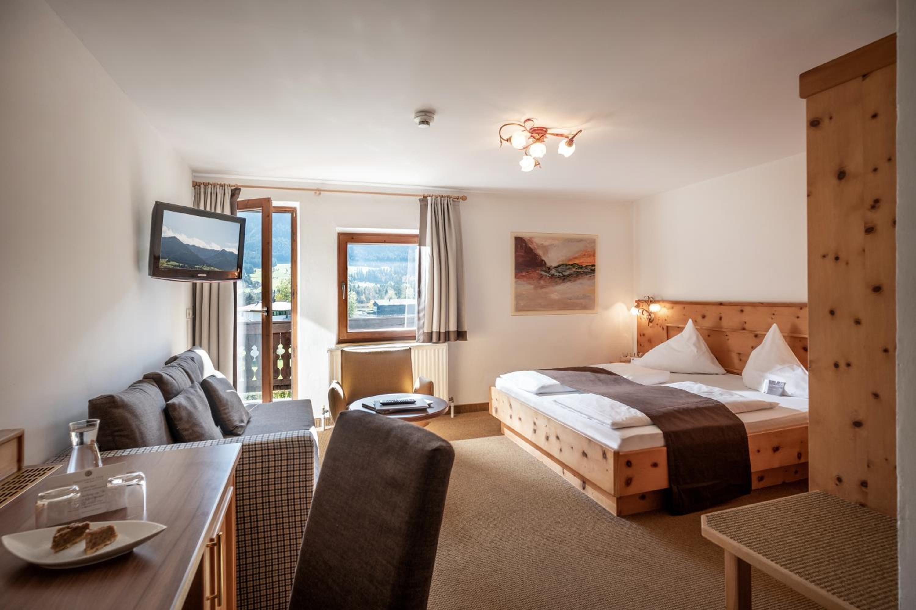 Basic Double Room with Garden View - Photo 4