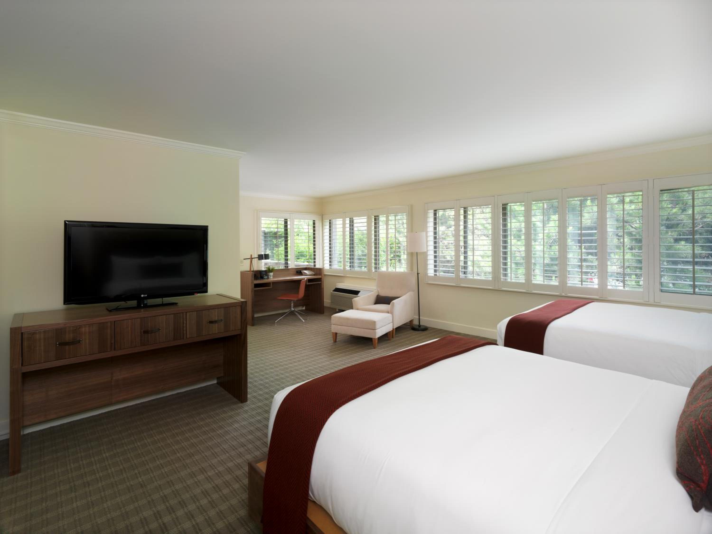 Premier Queen Room