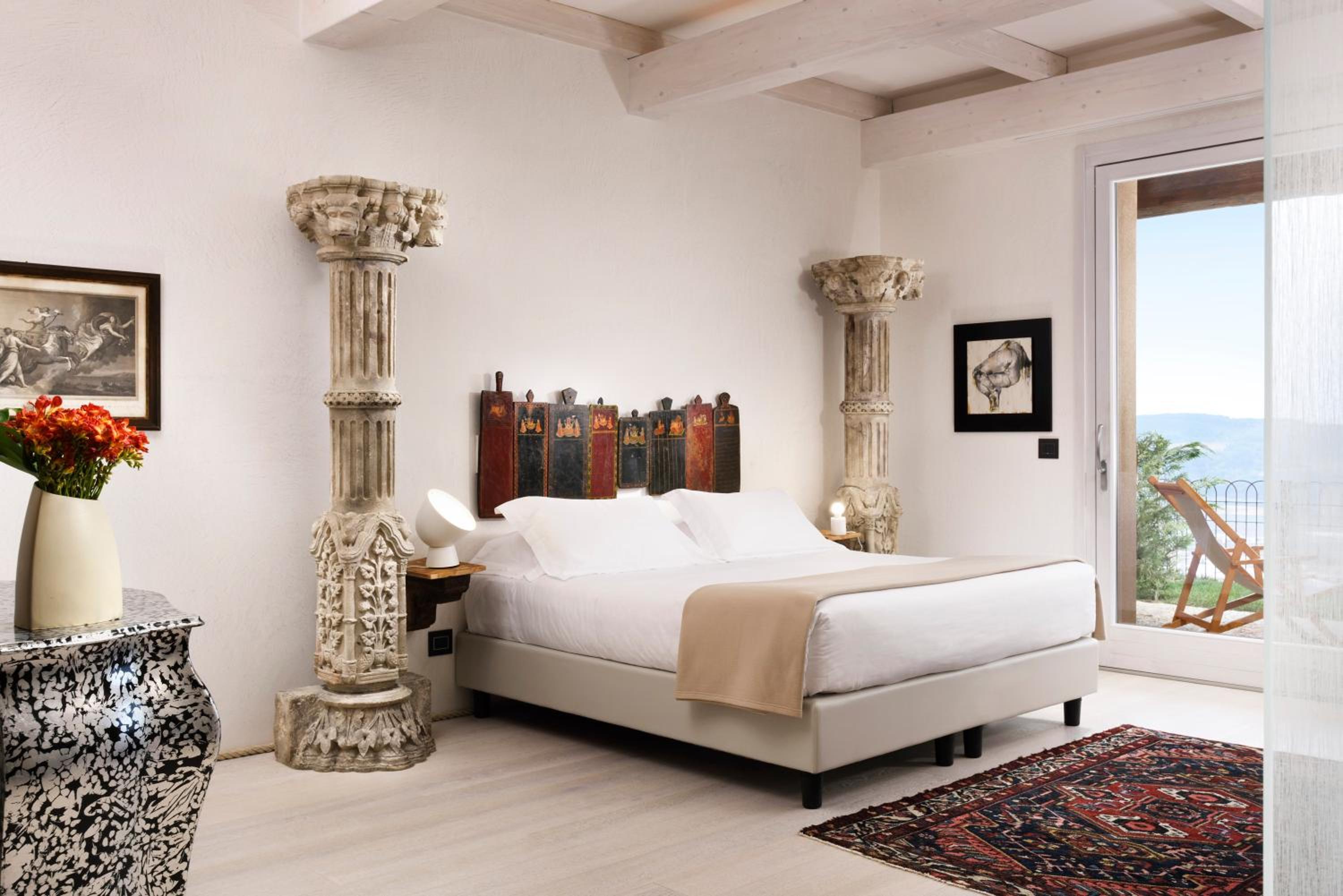 Deluxe Junior Suite photo 2
