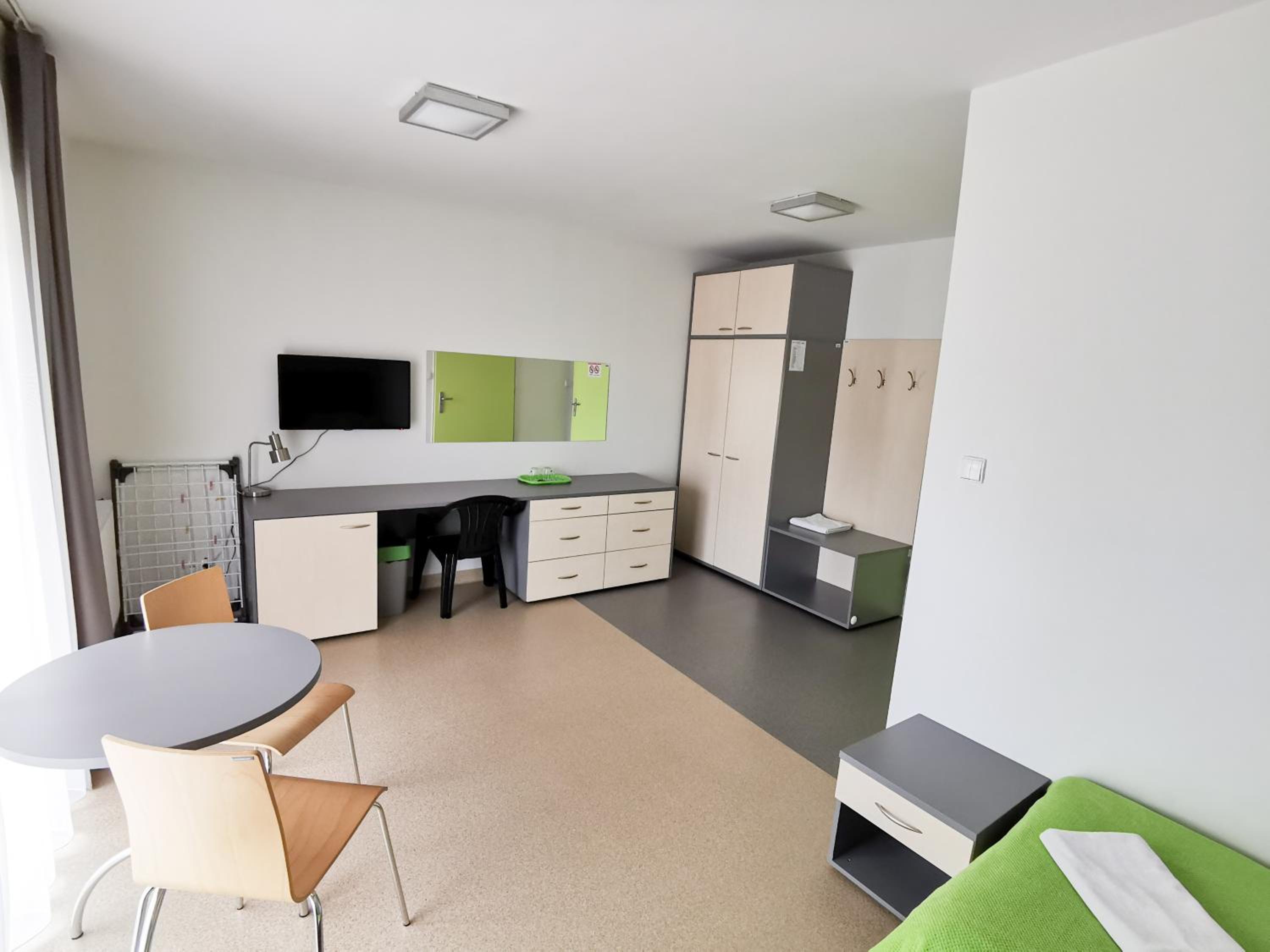Budget Double Room photo 3