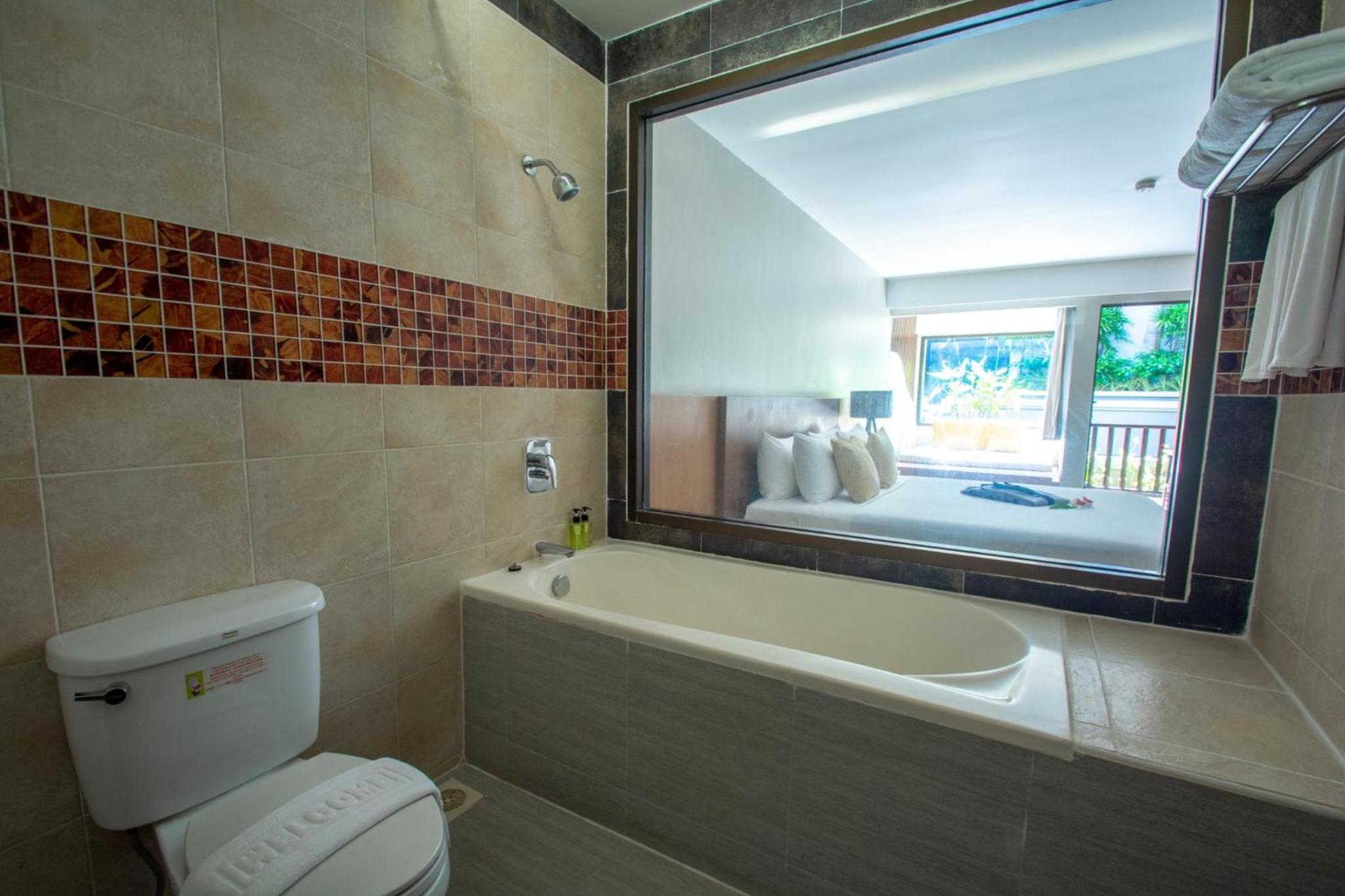 Deluxe Double or Twin Room - Photo 9